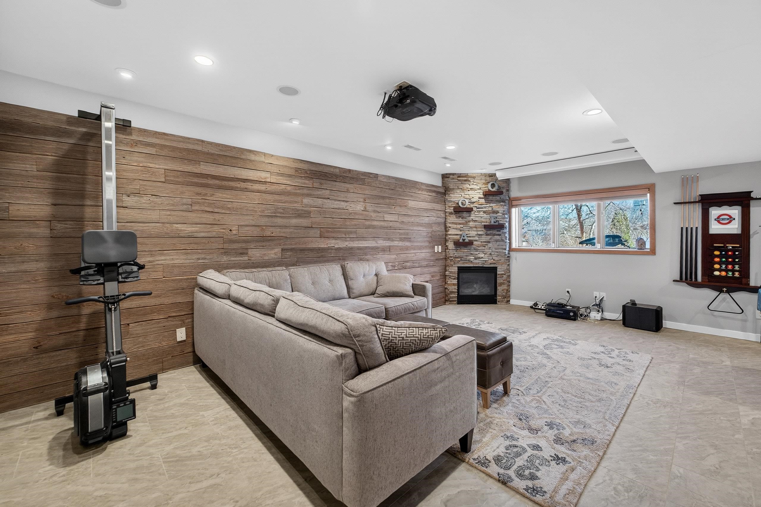 6833 Phil Lewis Way