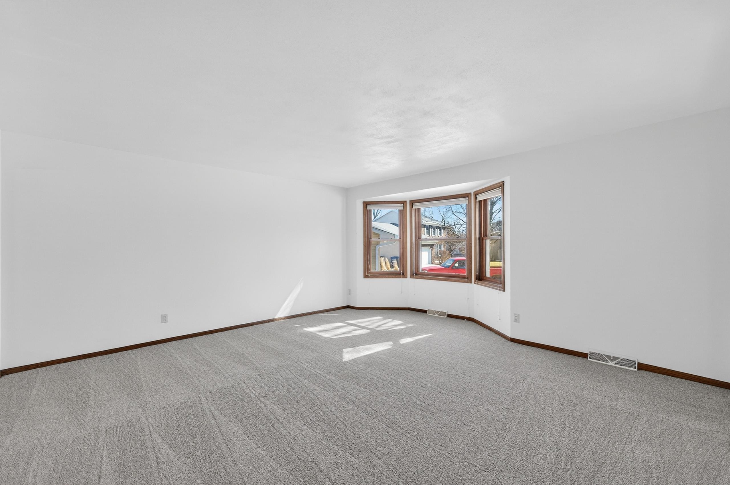 2567 Petersburg Circle