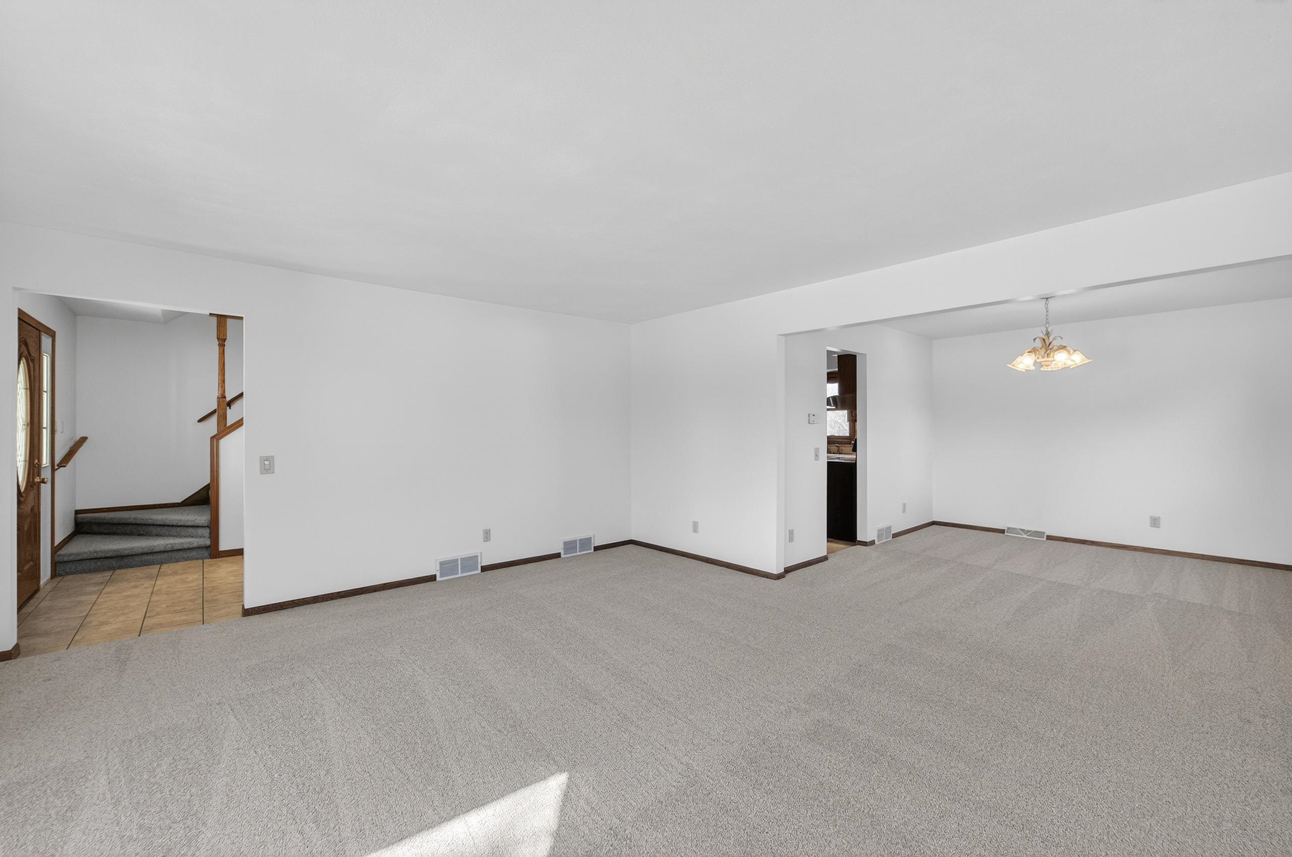 2567 Petersburg Circle