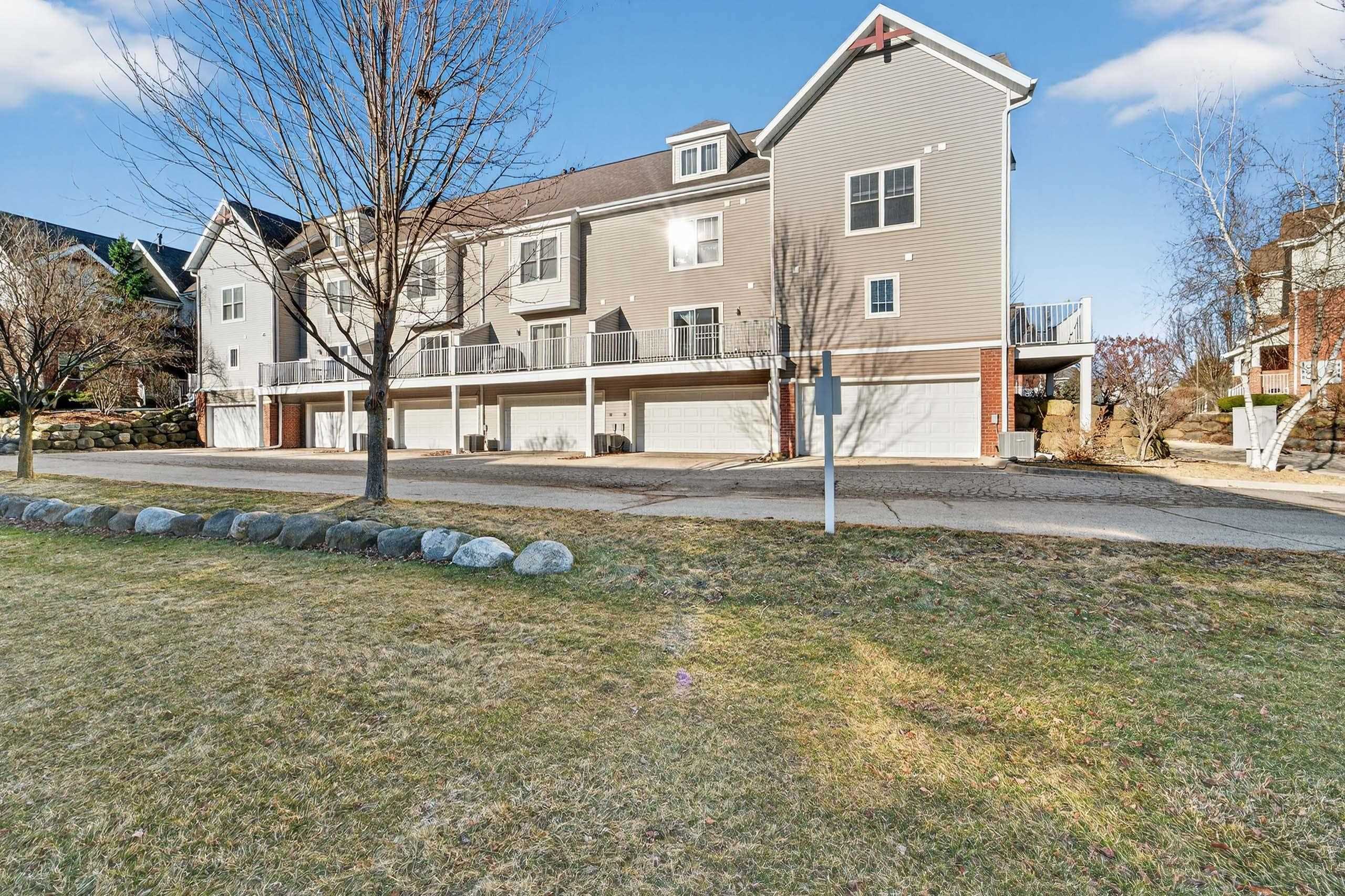 719 Cricket Lane 3