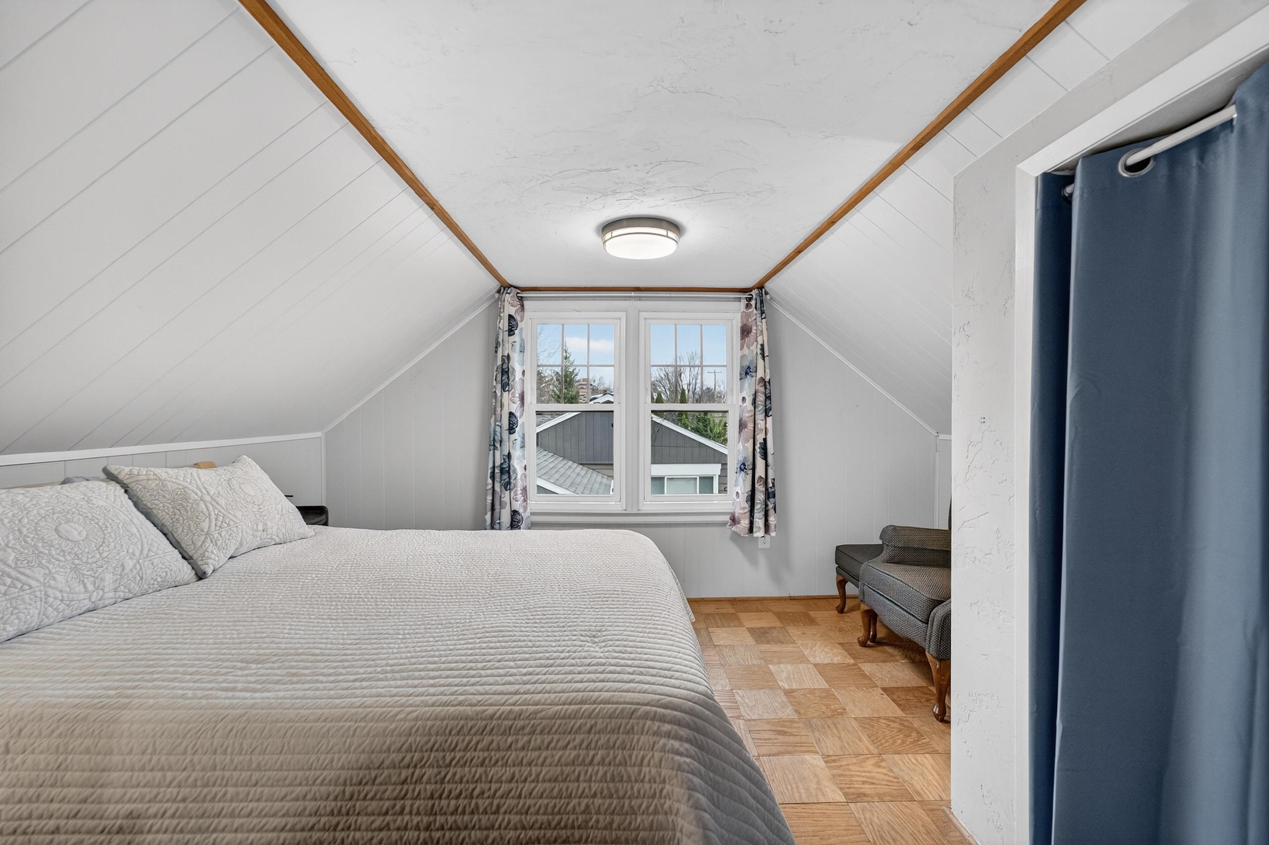 5207 Shore Acres Road