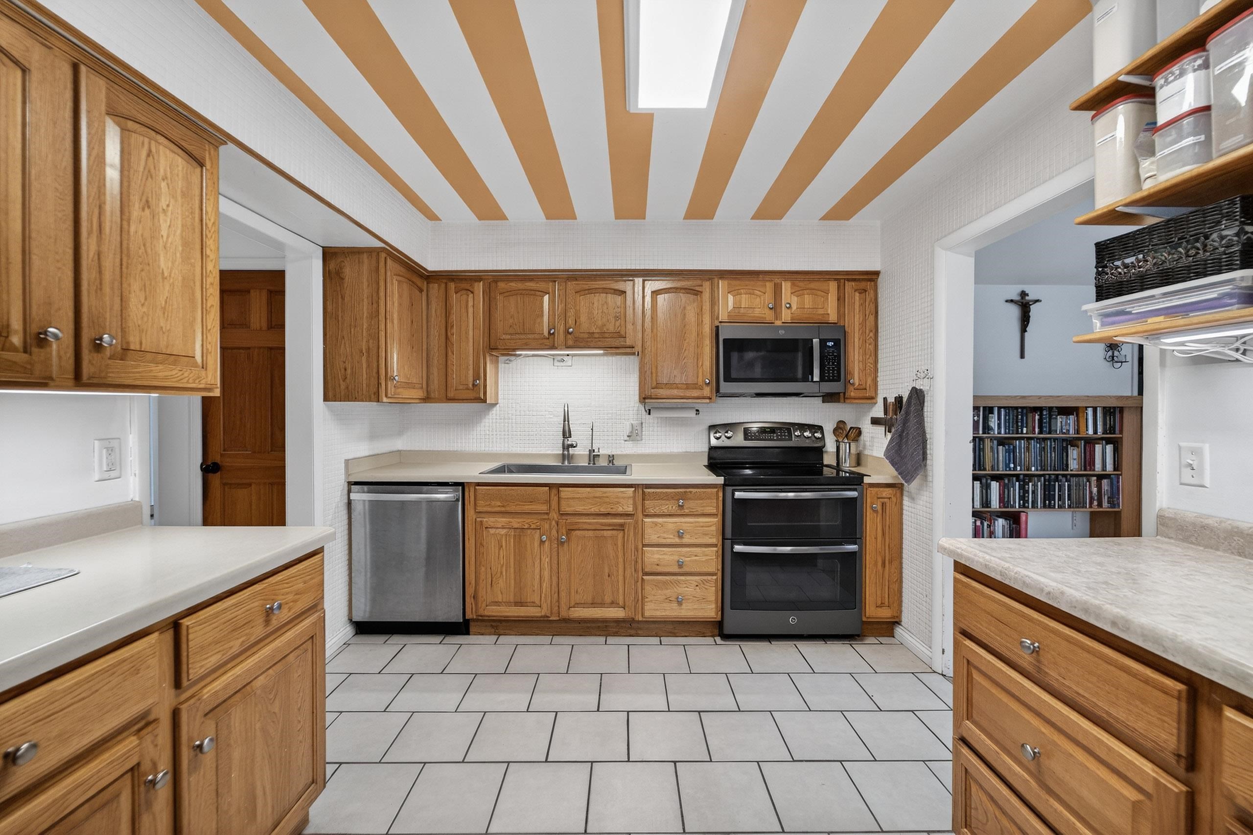 5207 Shore Acres Road