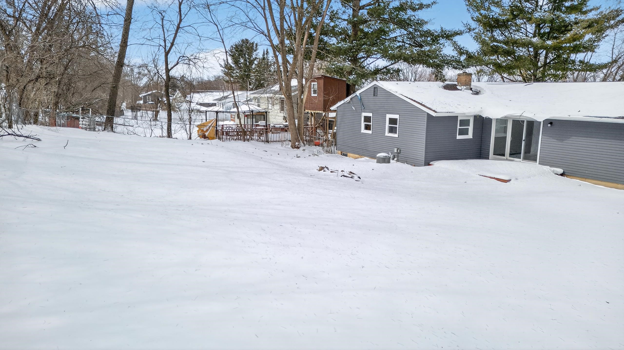 413 E Lincoln Drive