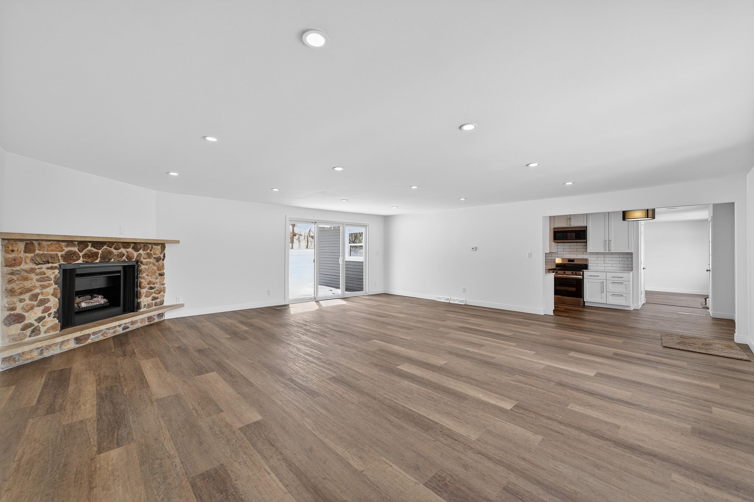 413 E Lincoln Drive