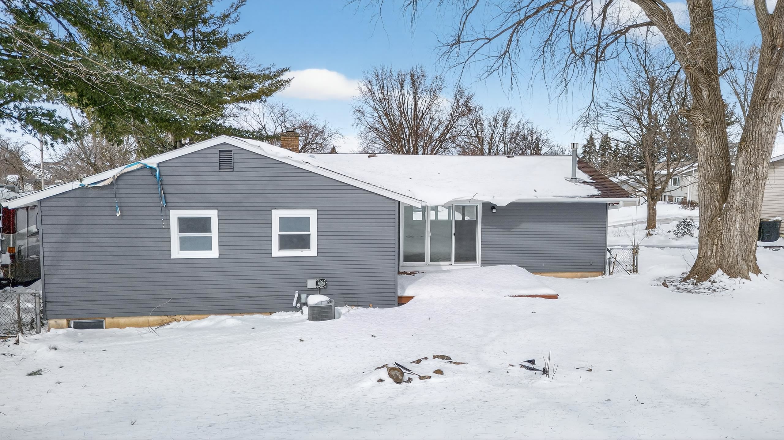 413 E Lincoln Drive