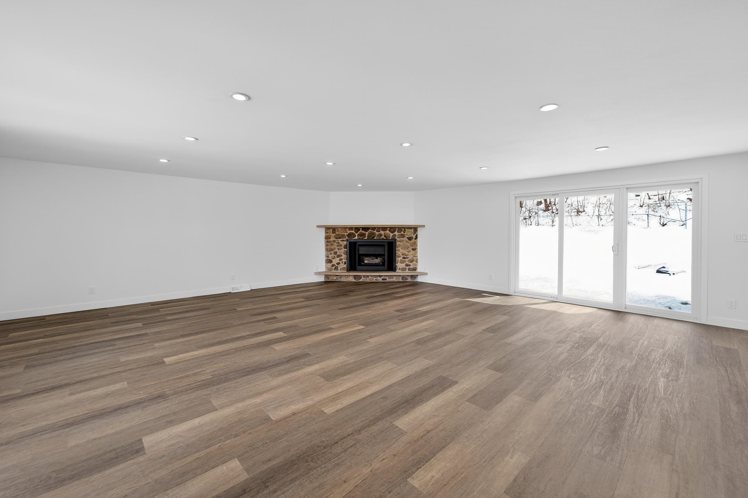 413 E Lincoln Drive