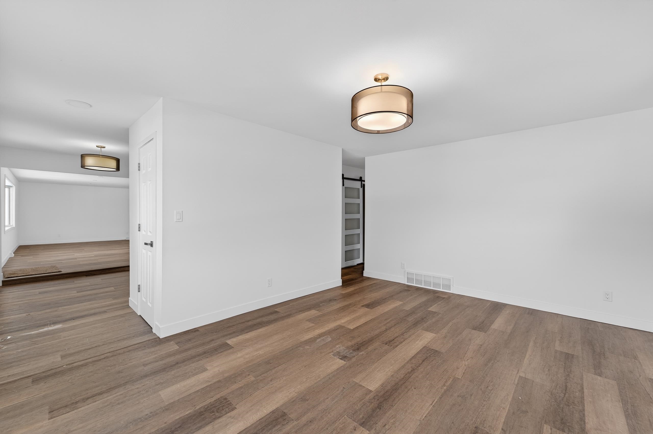 413 E Lincoln Drive