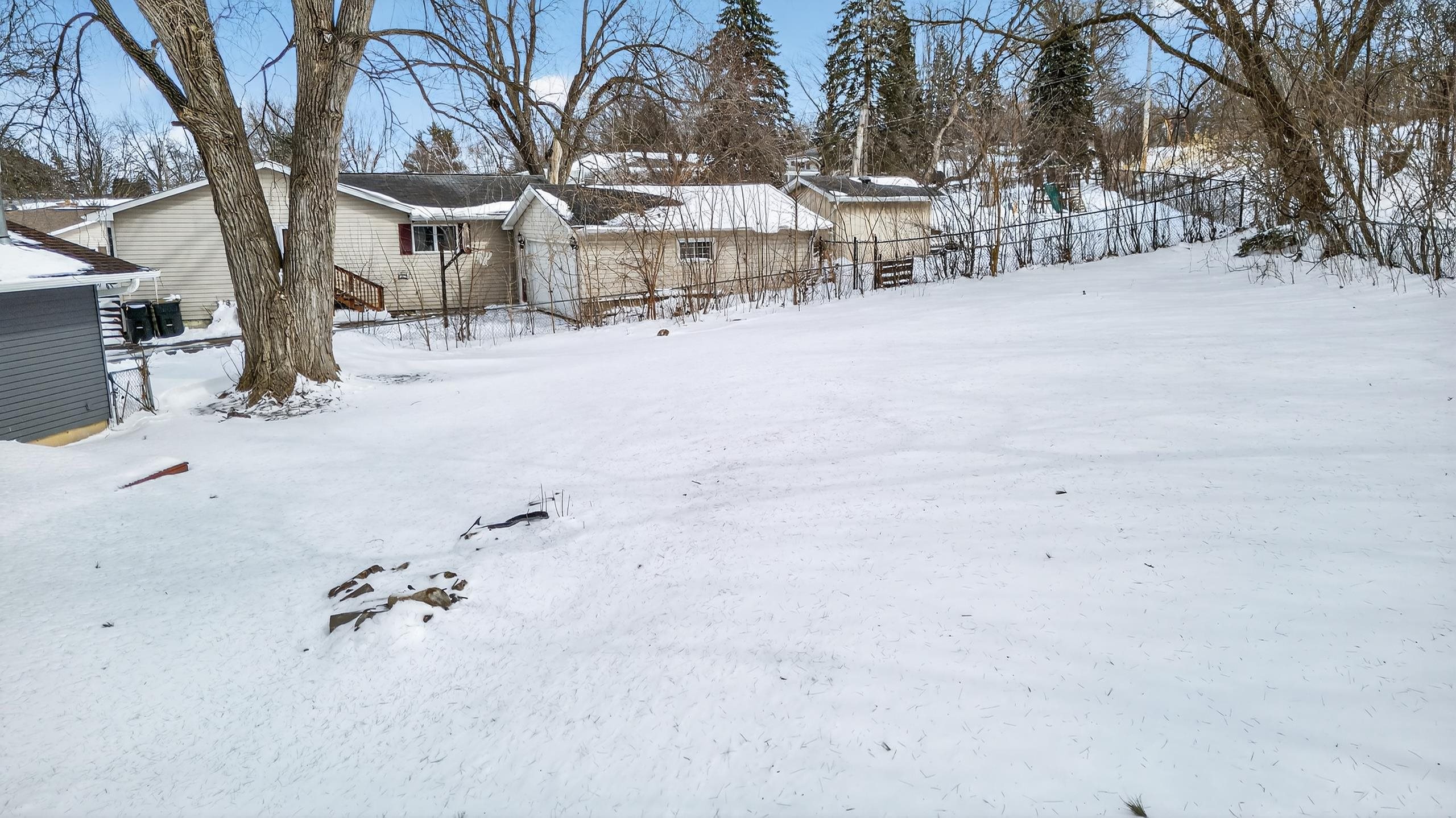 413 E Lincoln Drive