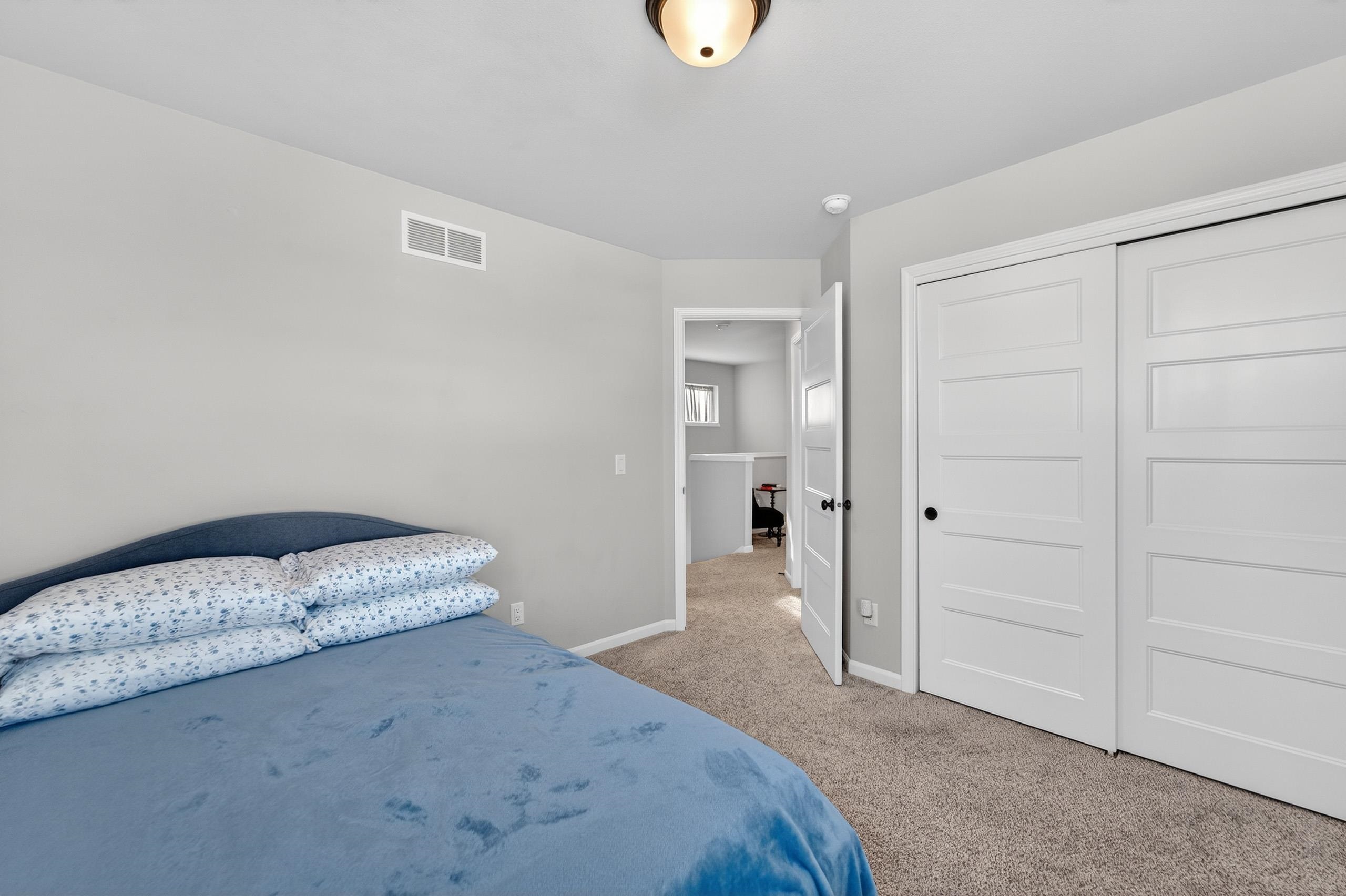 828 Shadowwood Trail