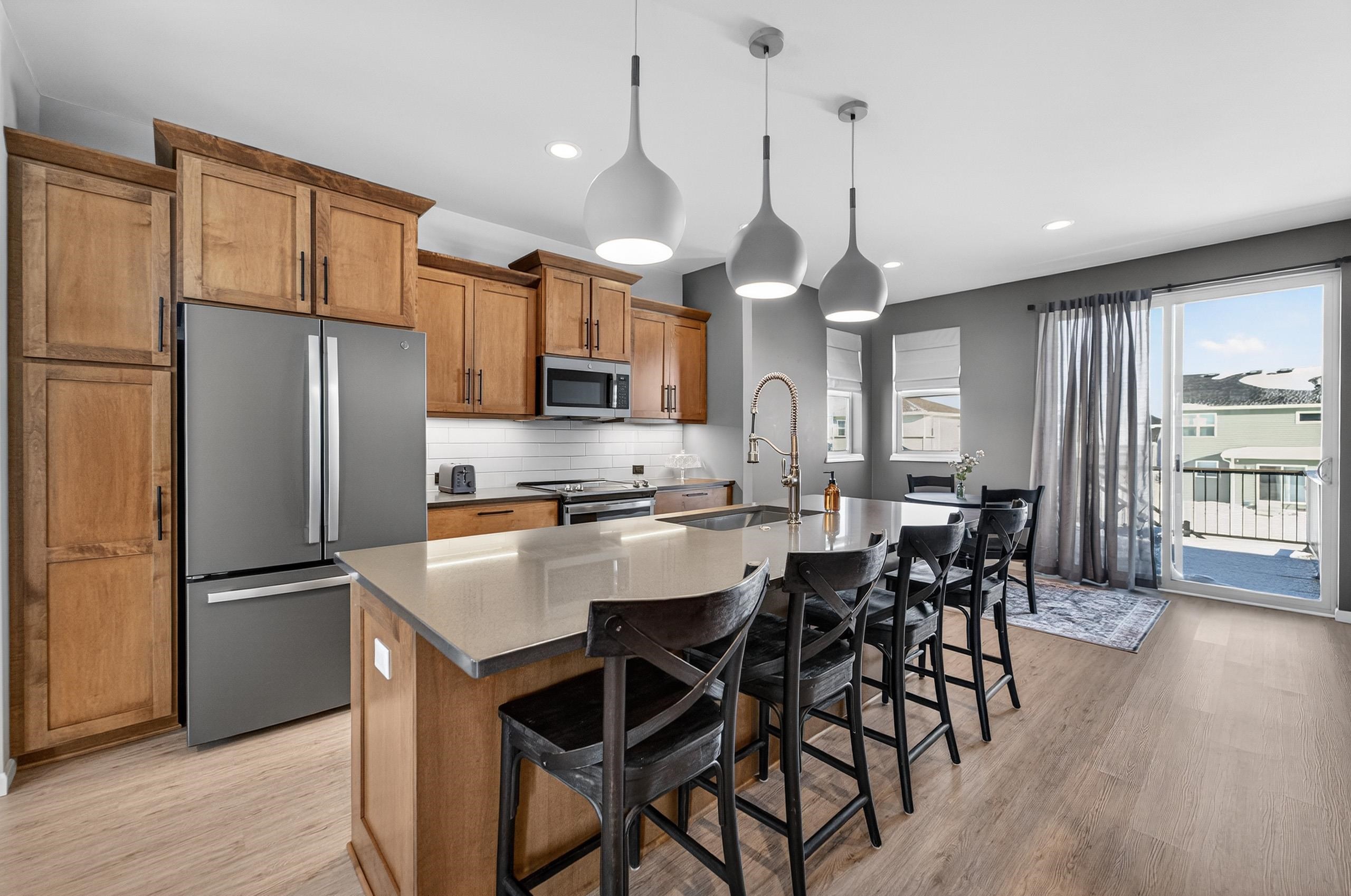 828 Shadowwood Trail