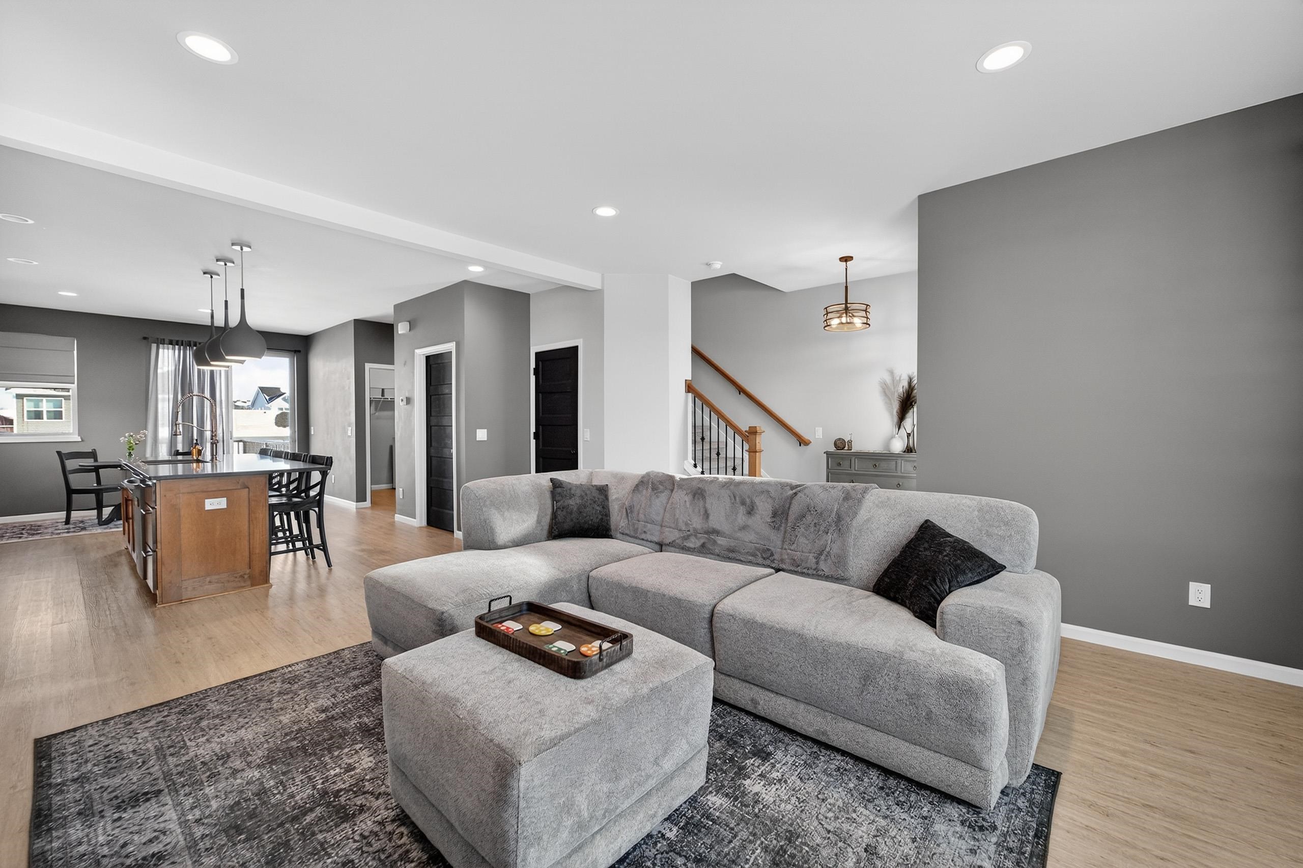 828 Shadowwood Trail