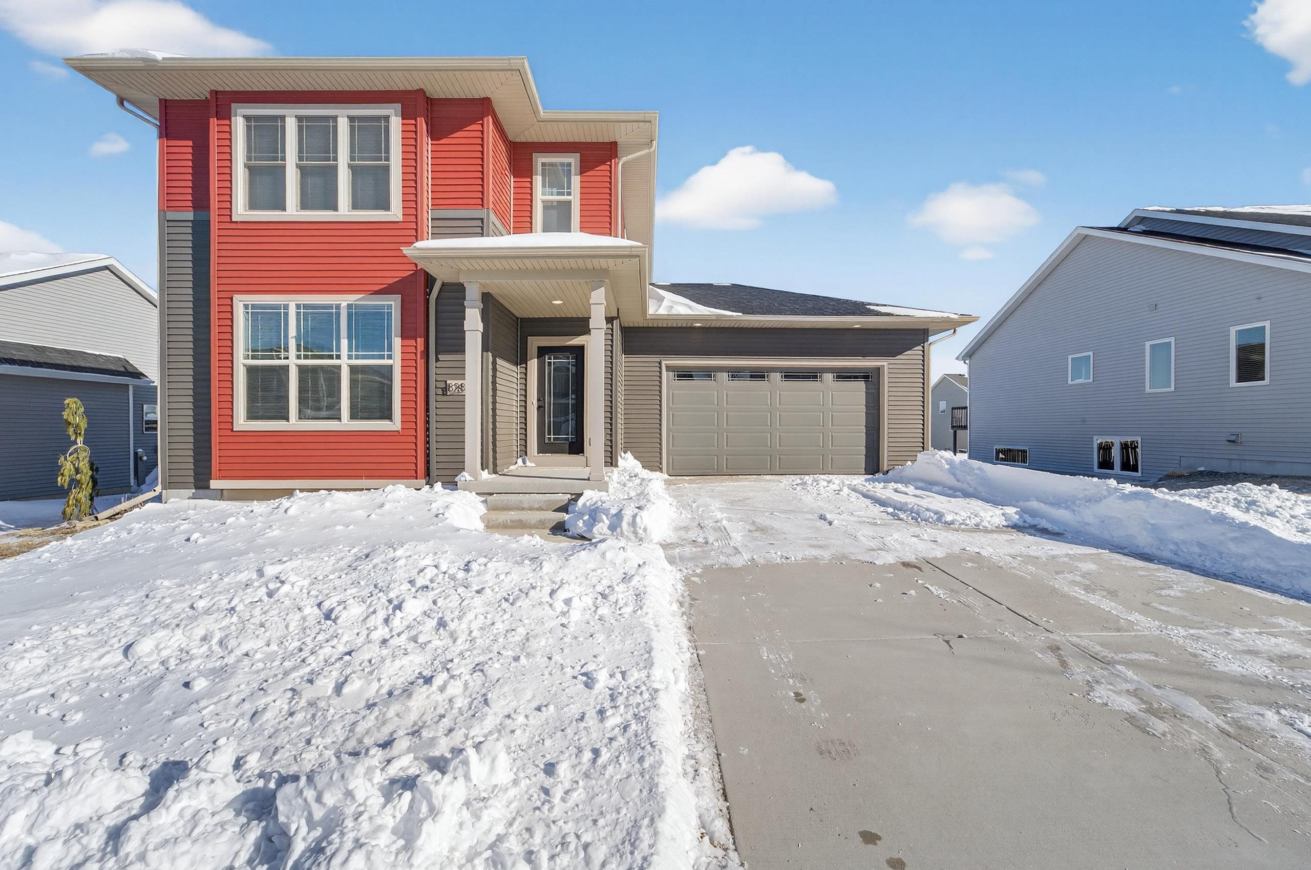 828 Shadowwood Trail