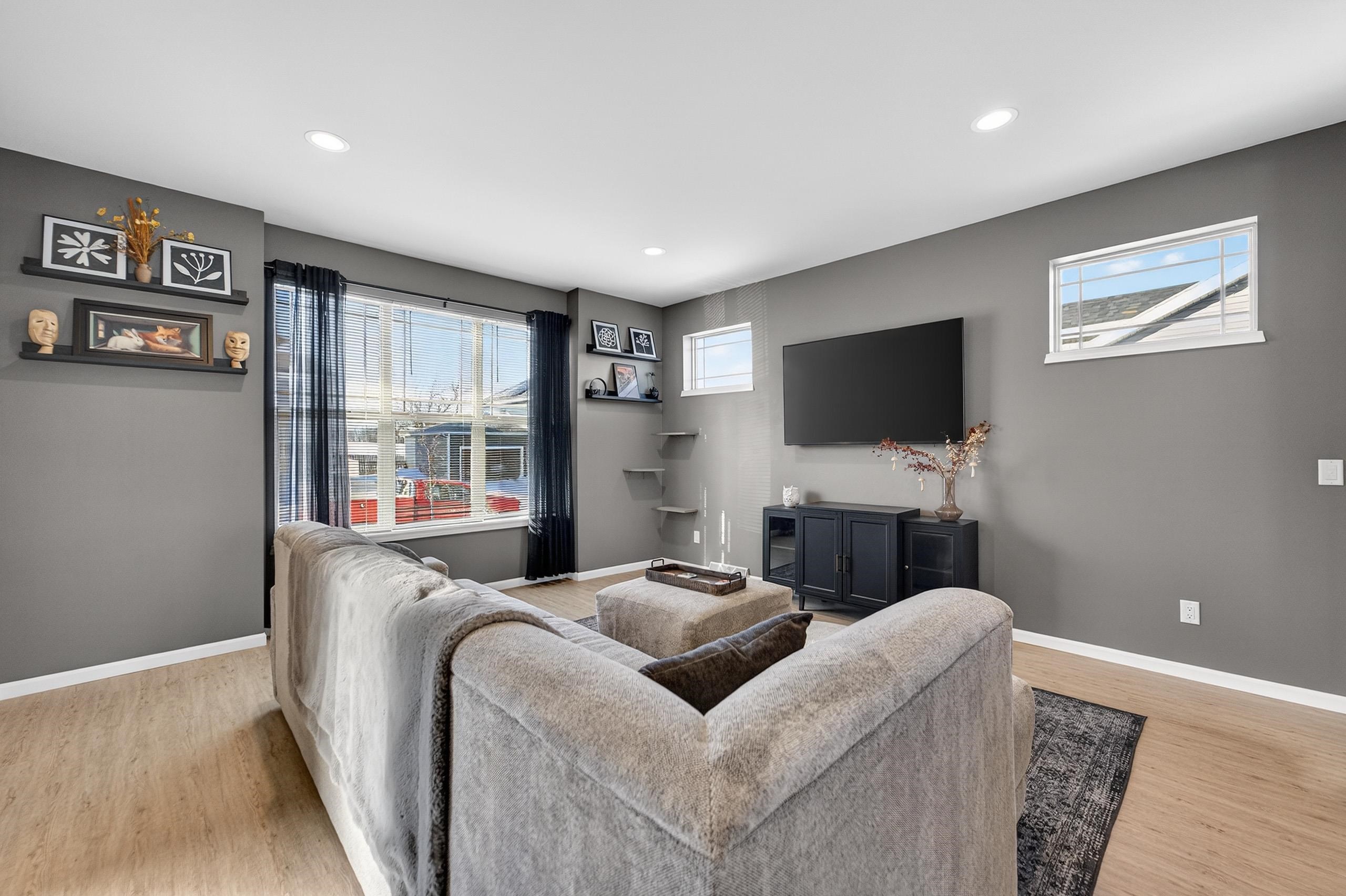 828 Shadowwood Trail