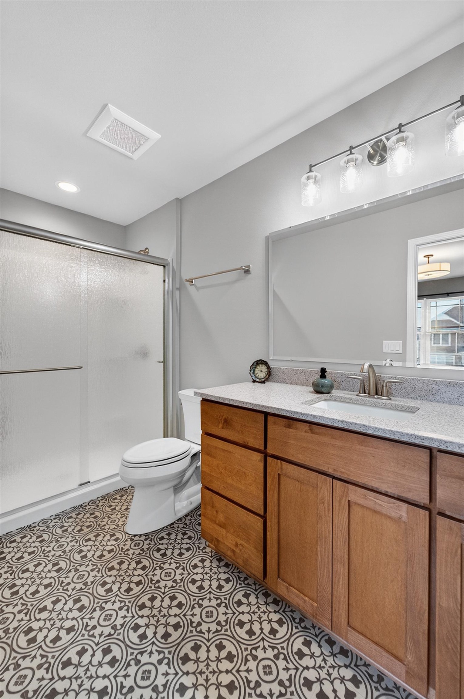 828 Shadowwood Trail