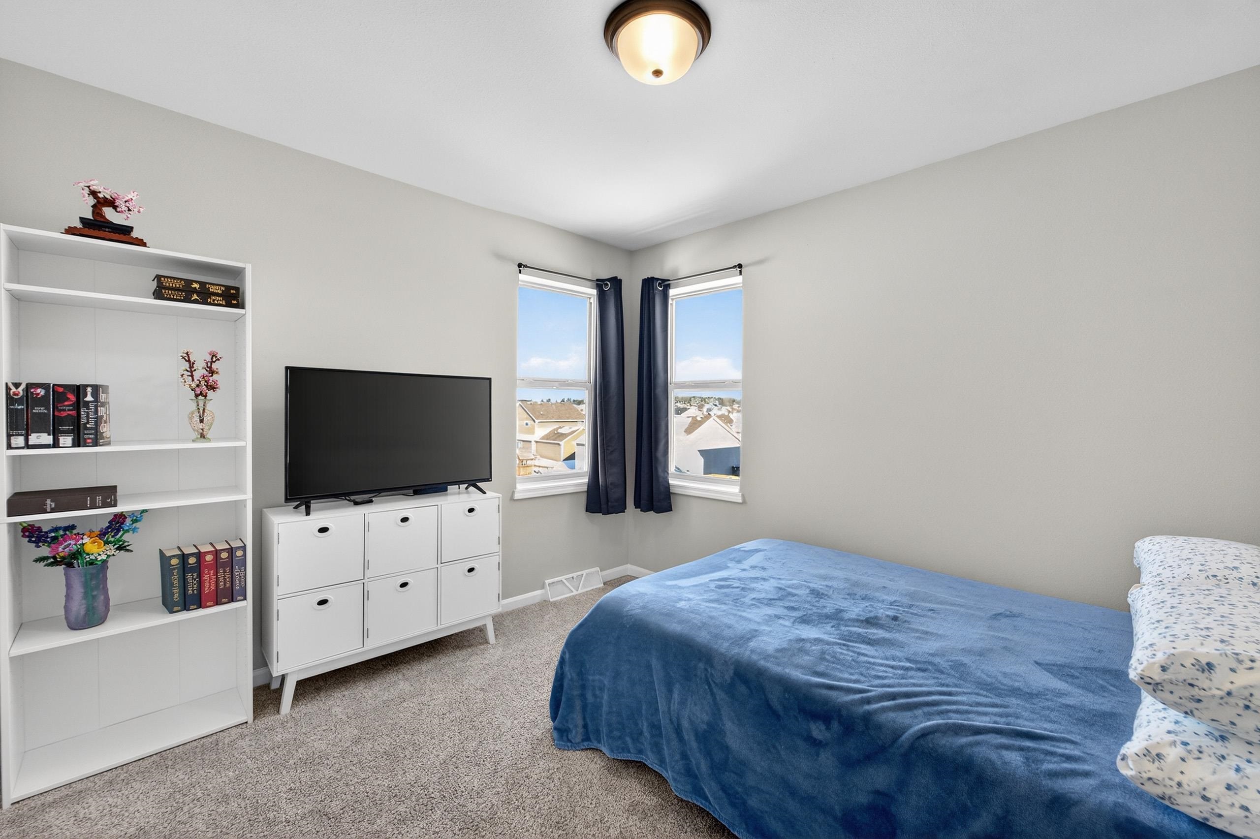 828 Shadowwood Trail