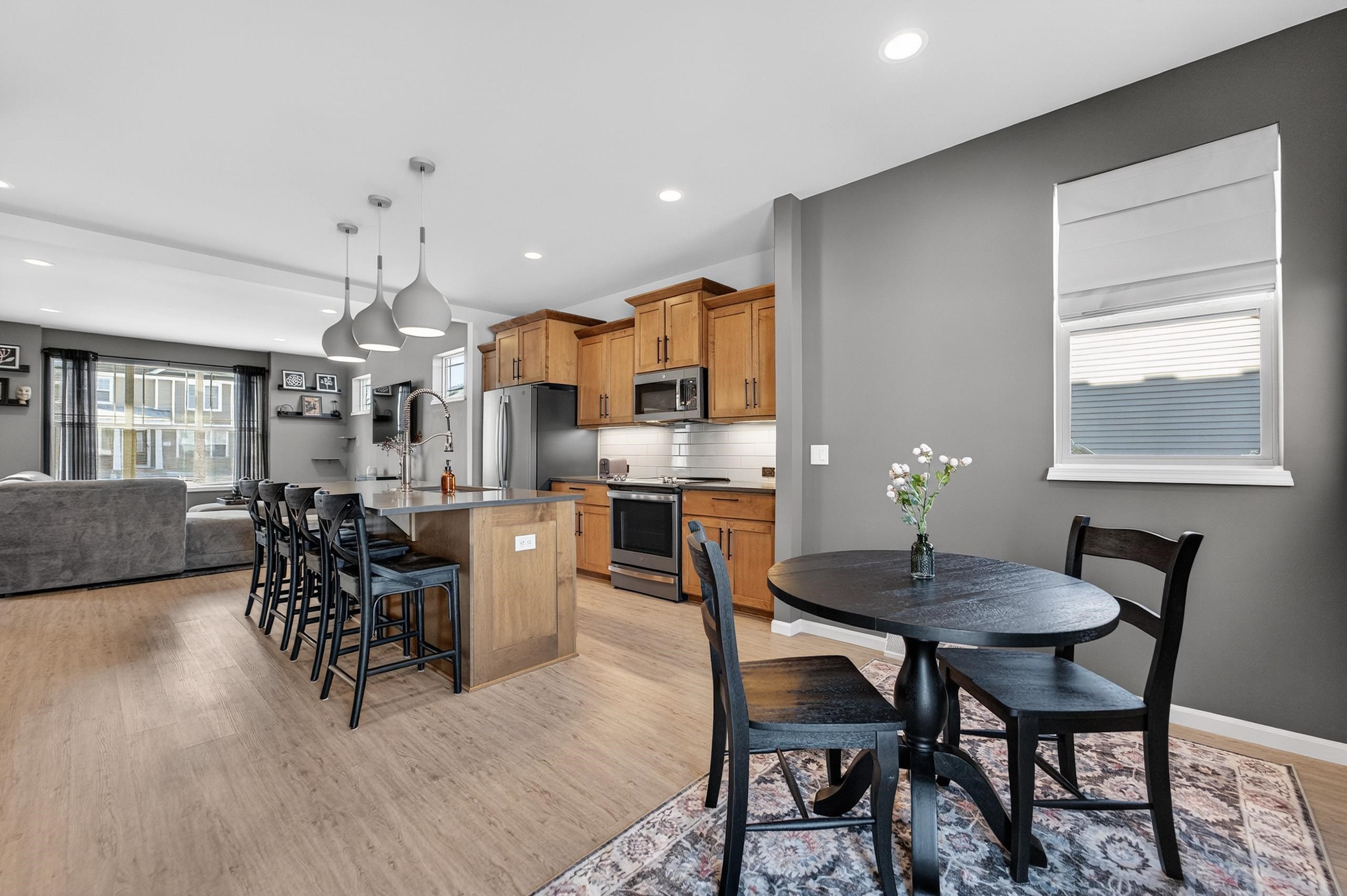 828 Shadowwood Trail