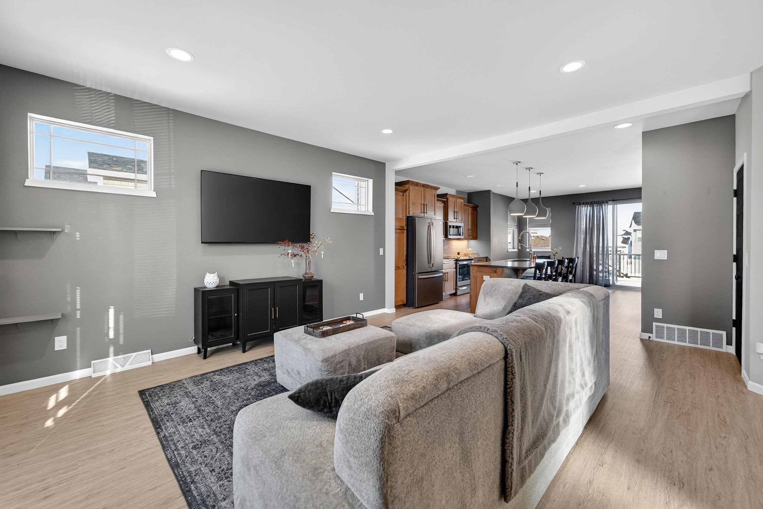 828 Shadowwood Trail