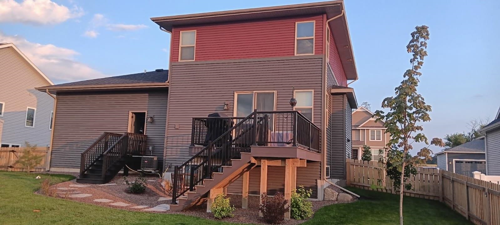 828 Shadowwood Trail
