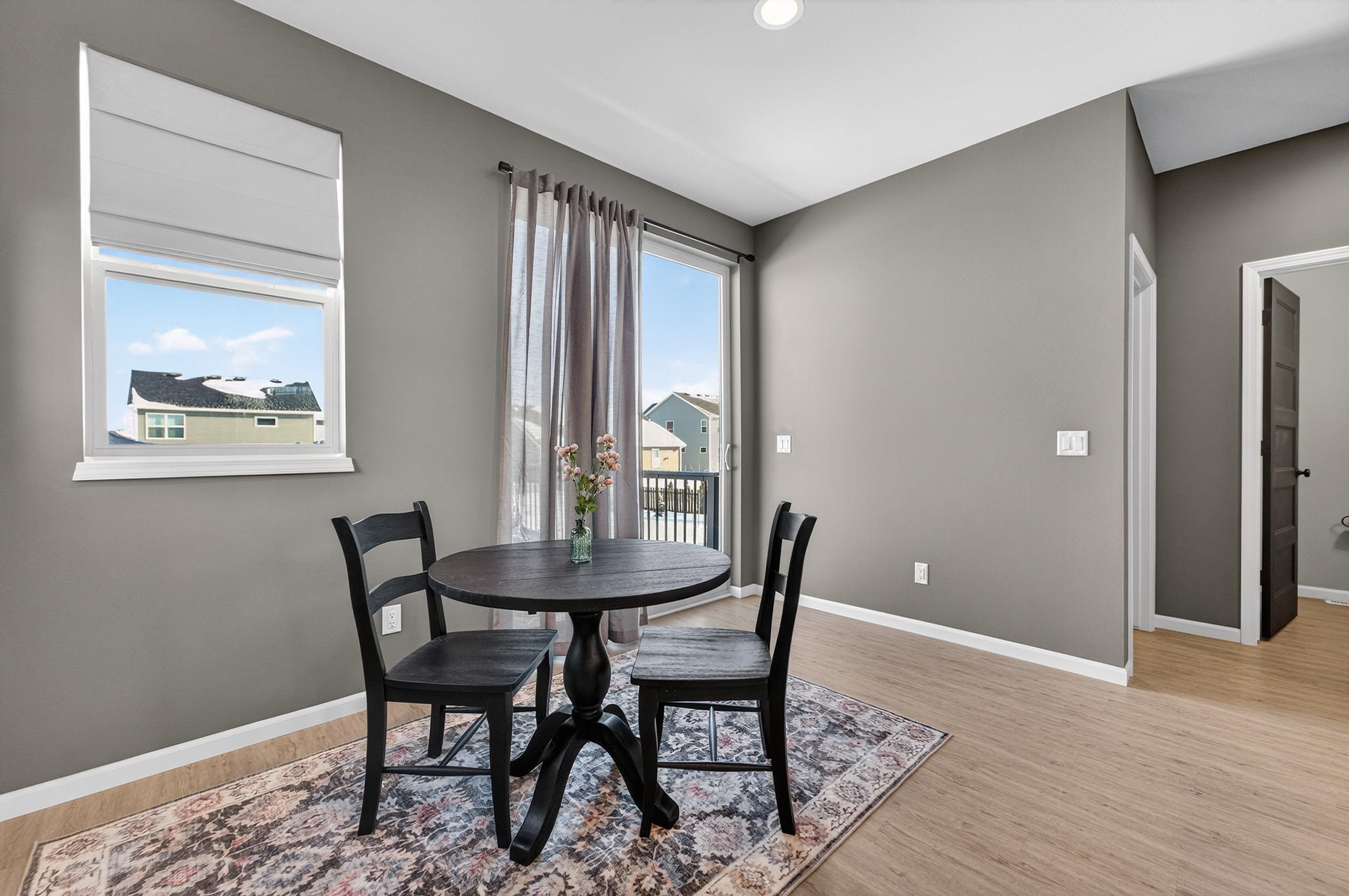 828 Shadowwood Trail