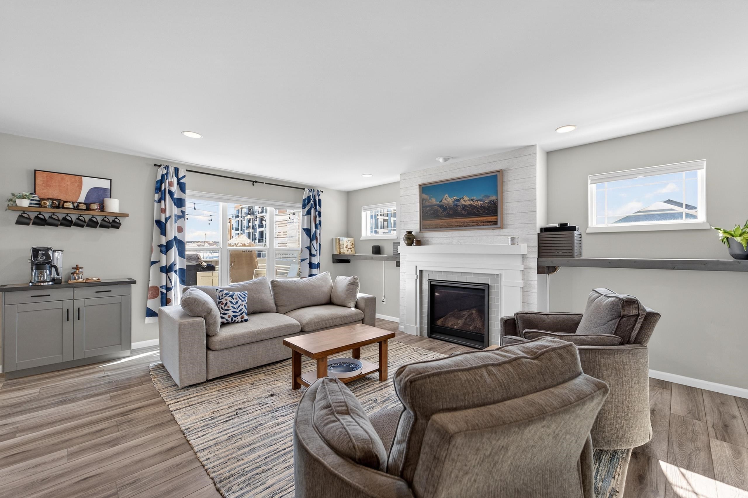 4427 Feather Lane