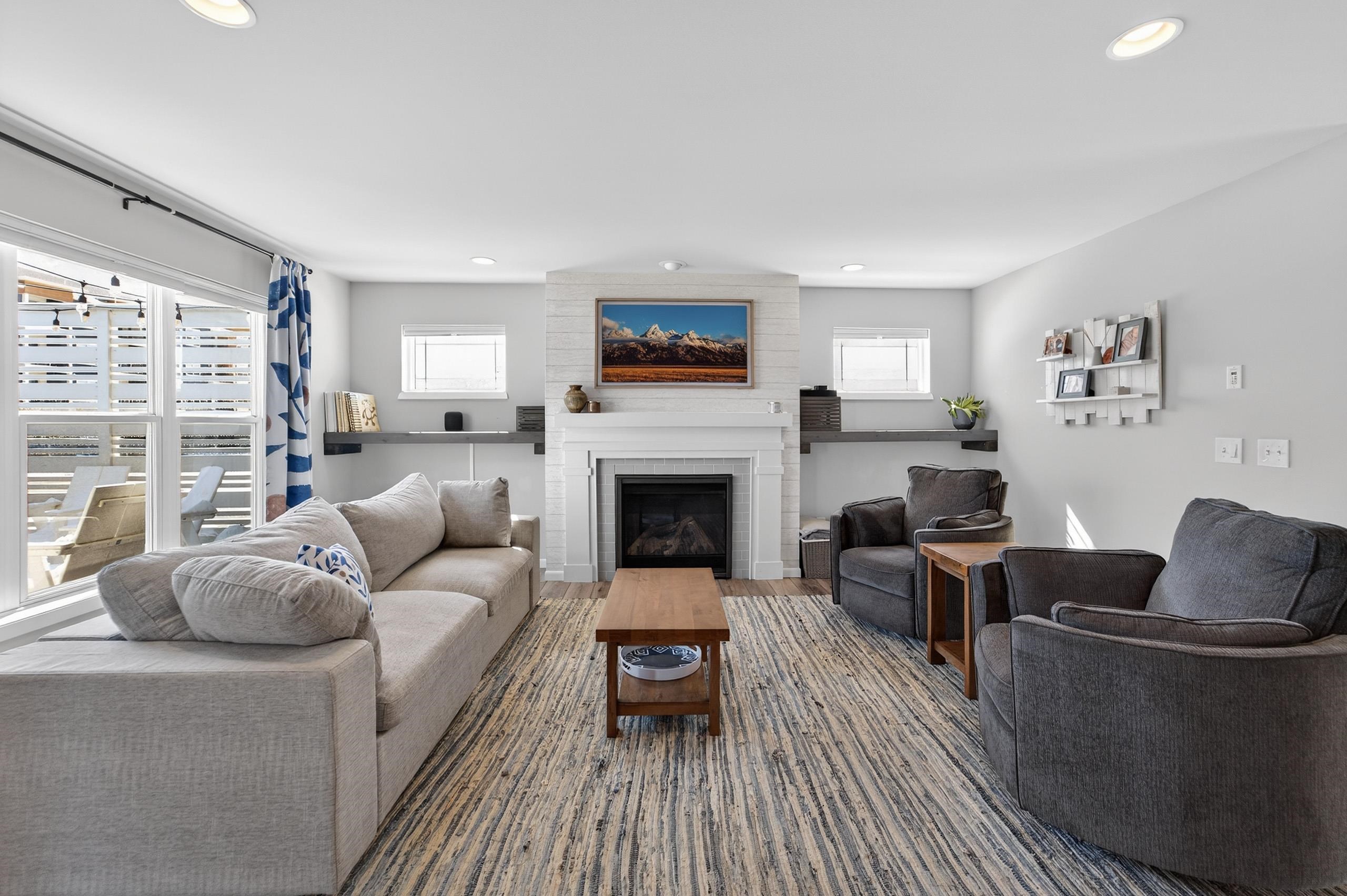 4427 Feather Lane