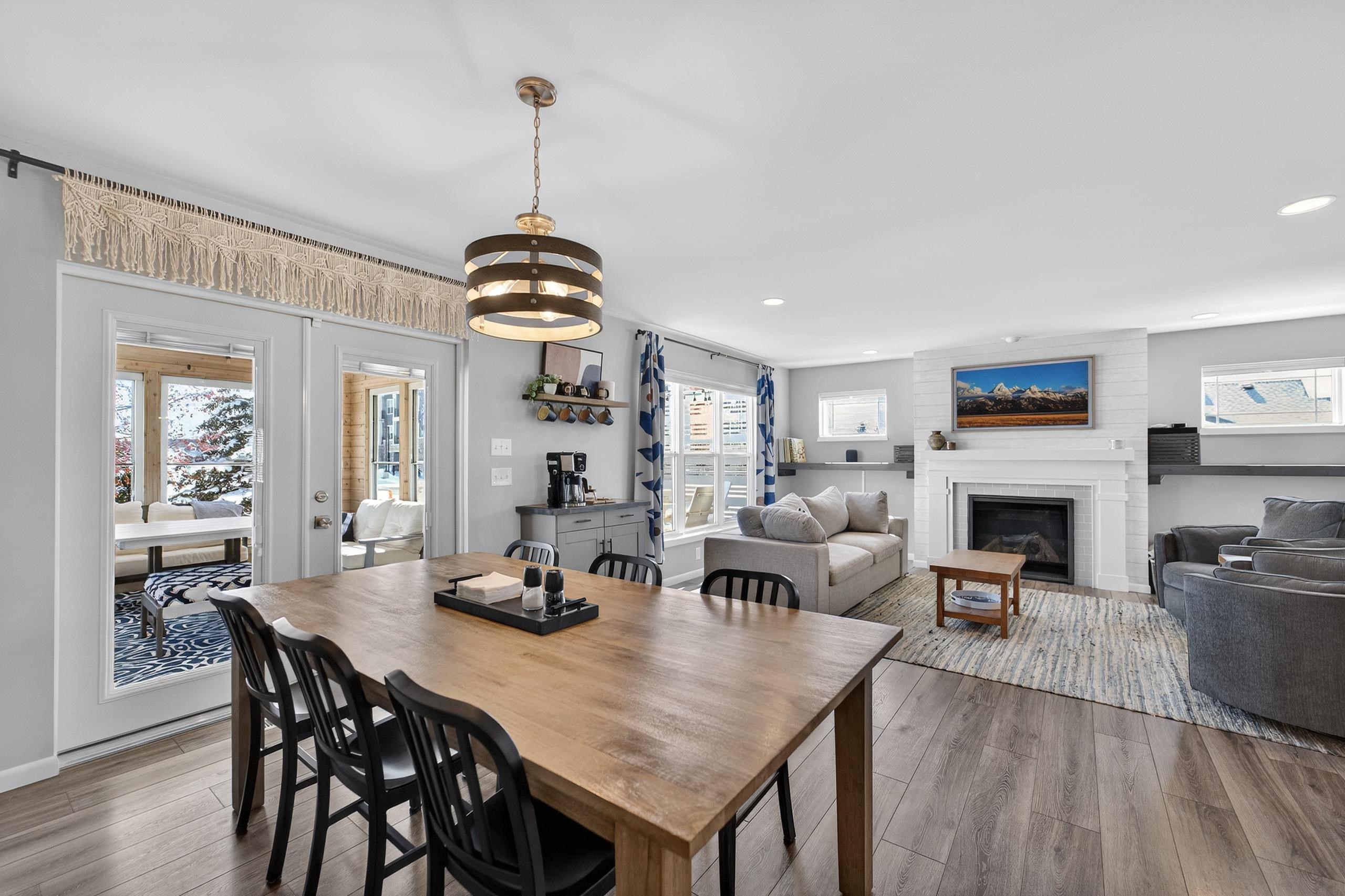 4427 Feather Lane