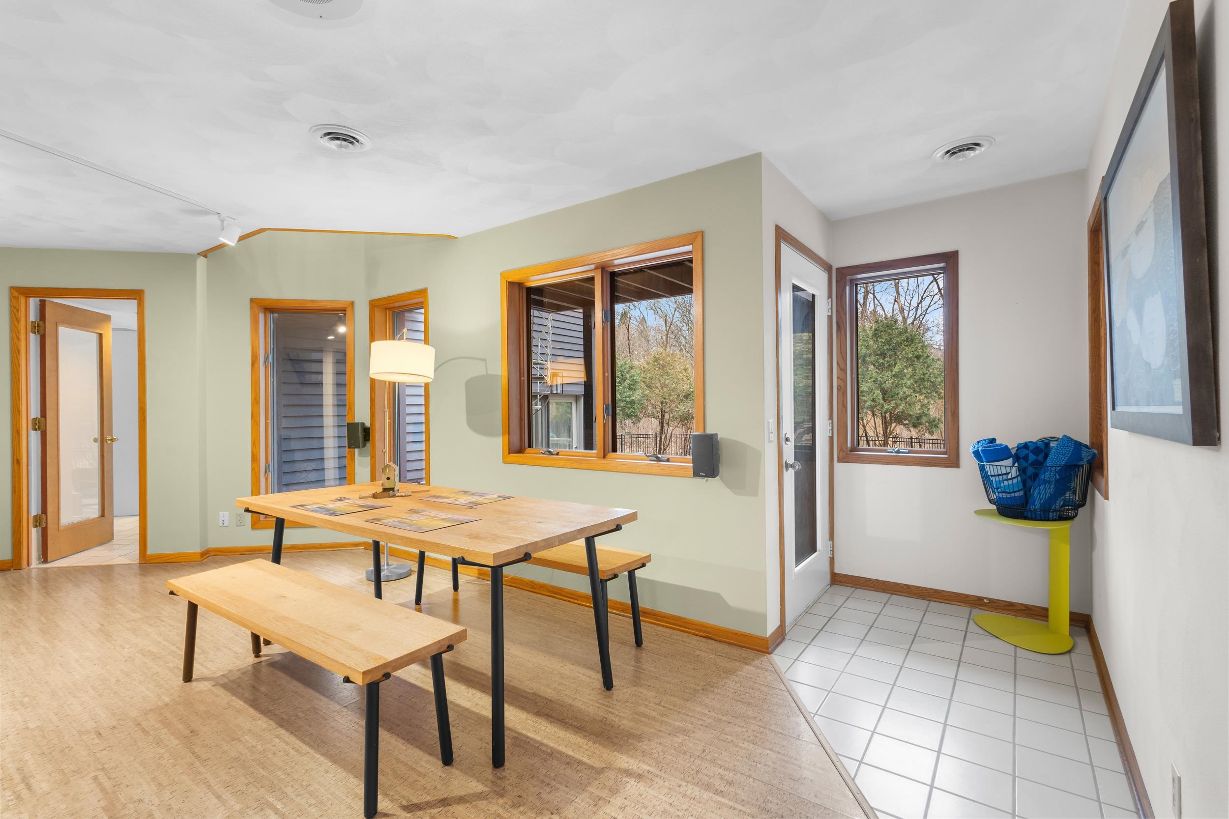 828 Tamarack Way