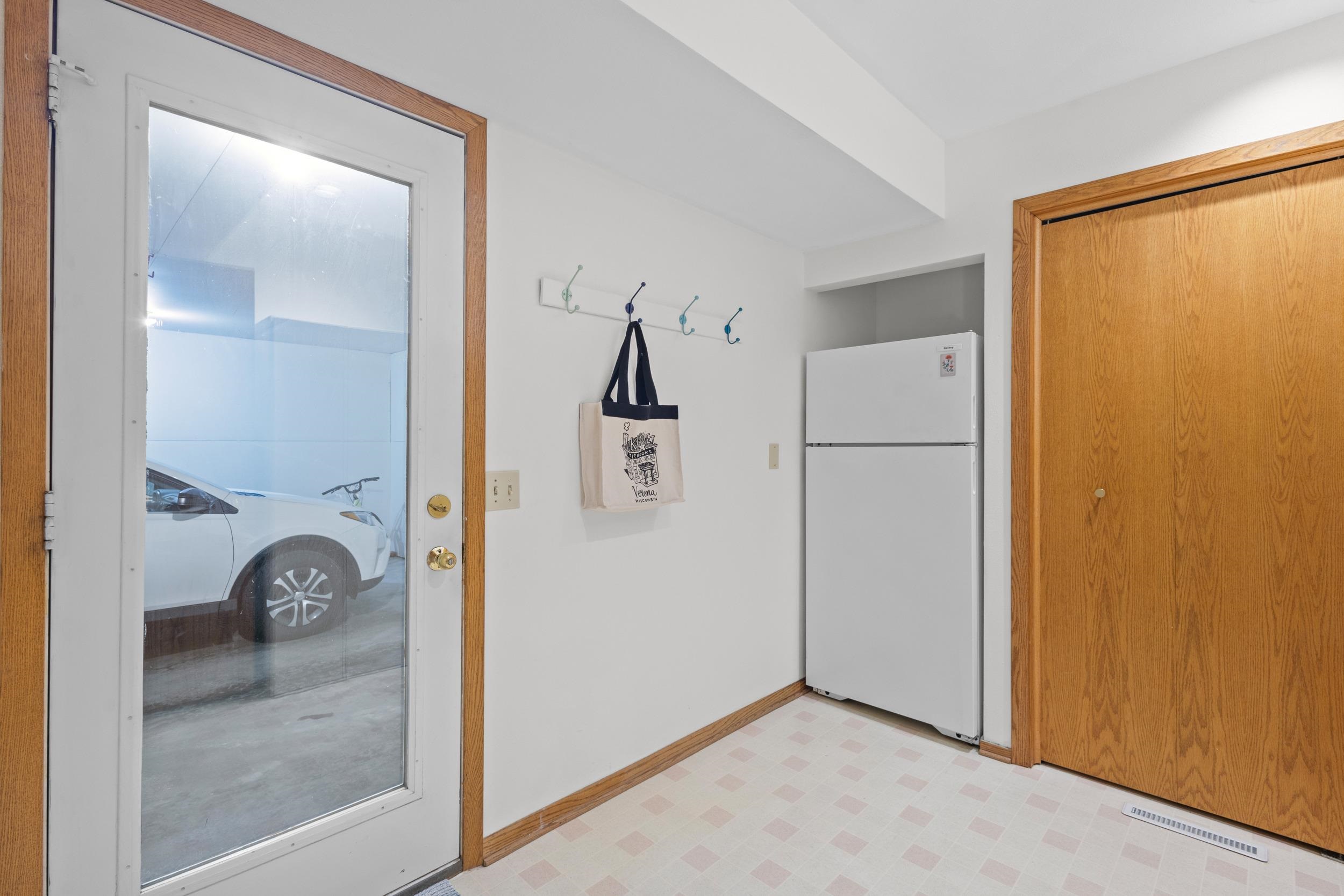 828 Tamarack Way