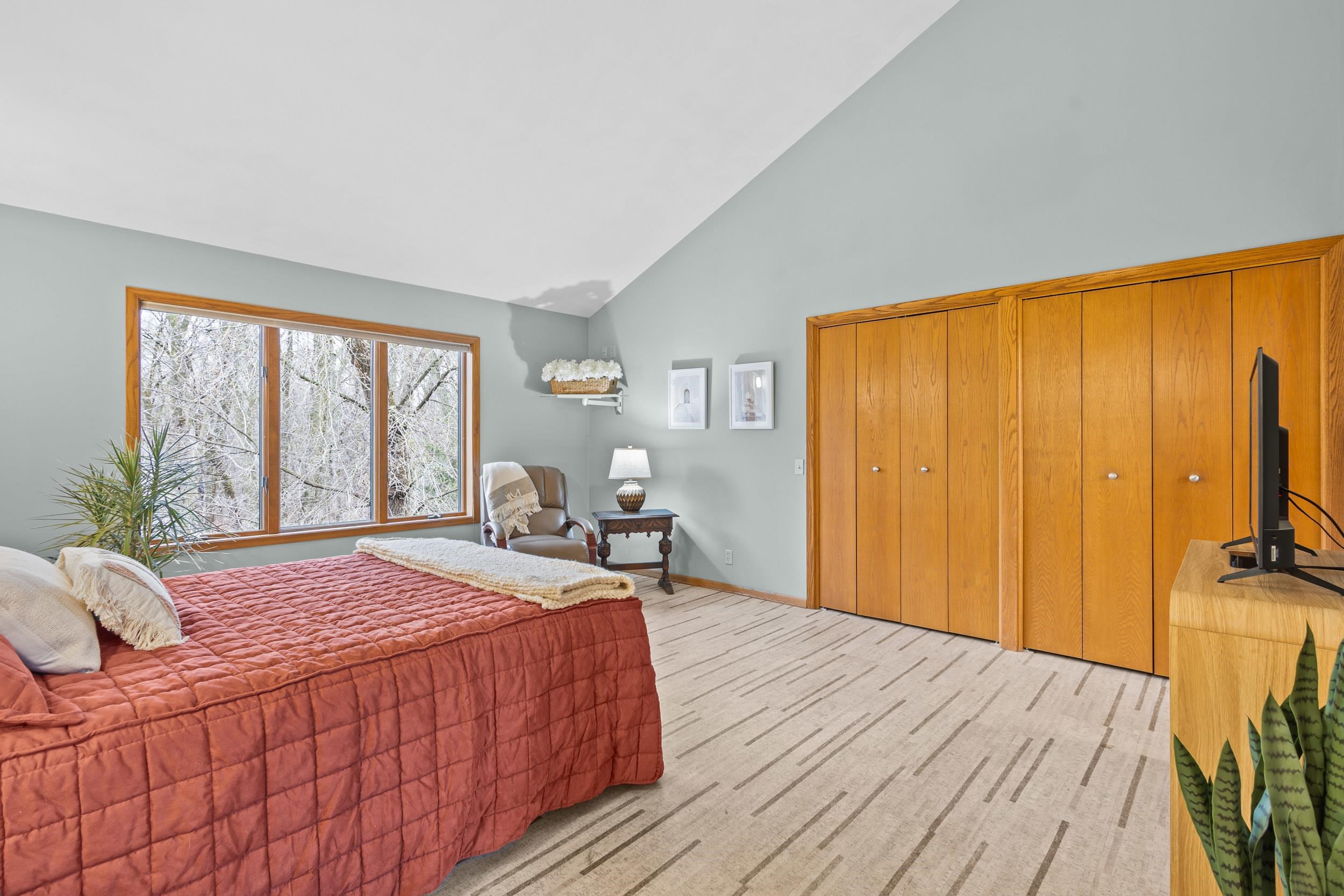 828 Tamarack Way