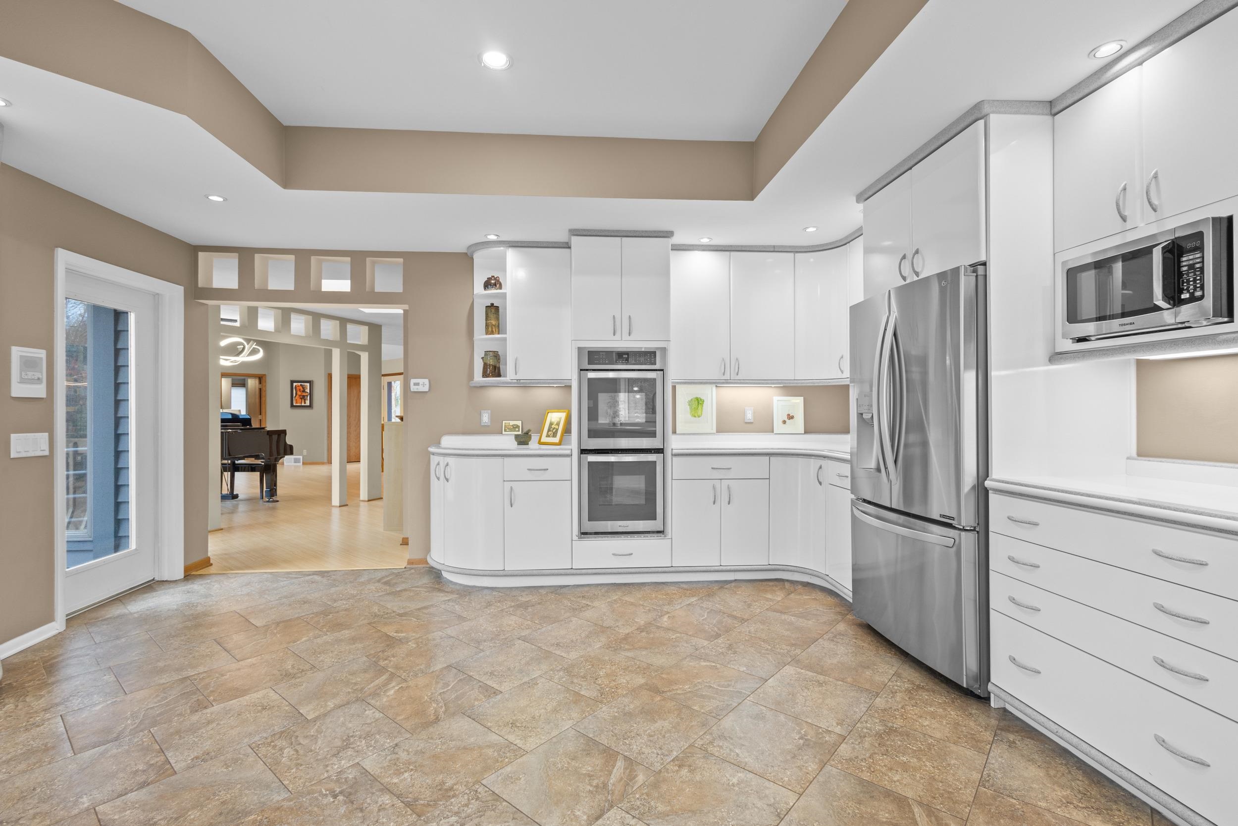 828 Tamarack Way
