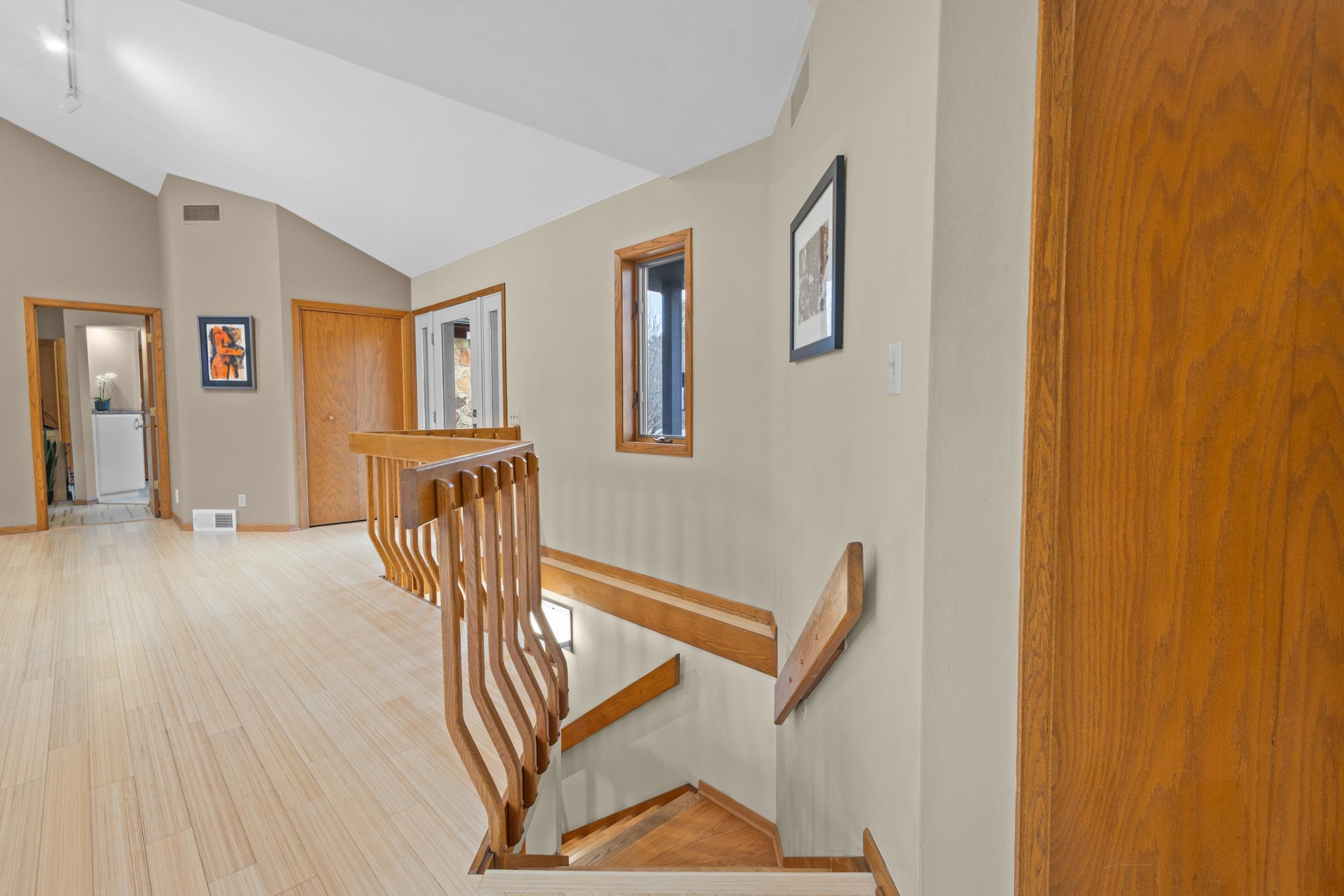 828 Tamarack Way