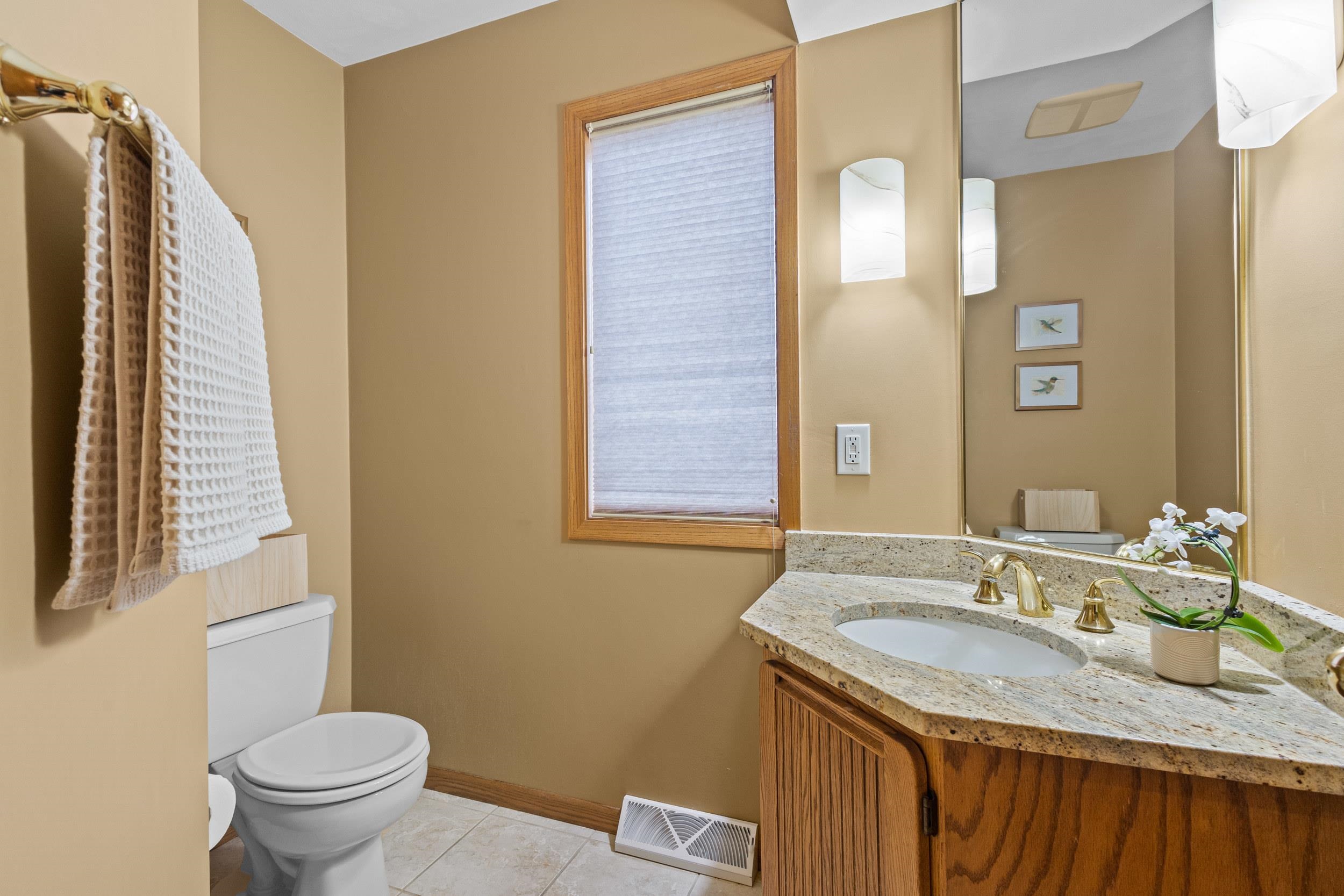 828 Tamarack Way