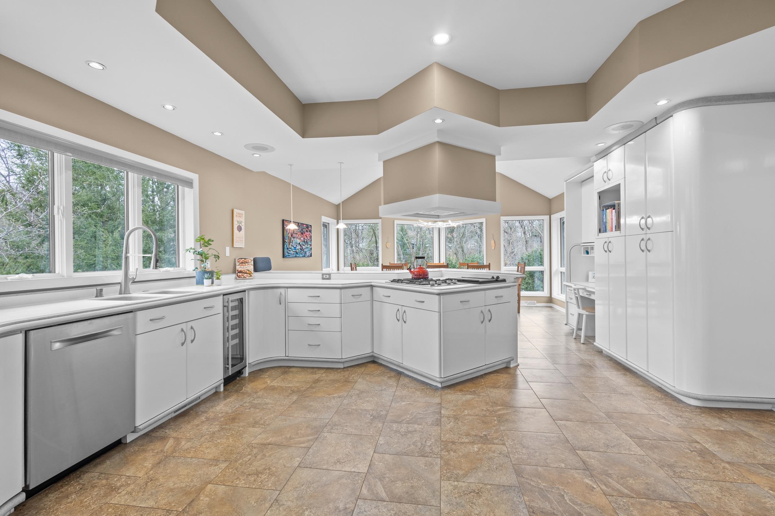 828 Tamarack Way