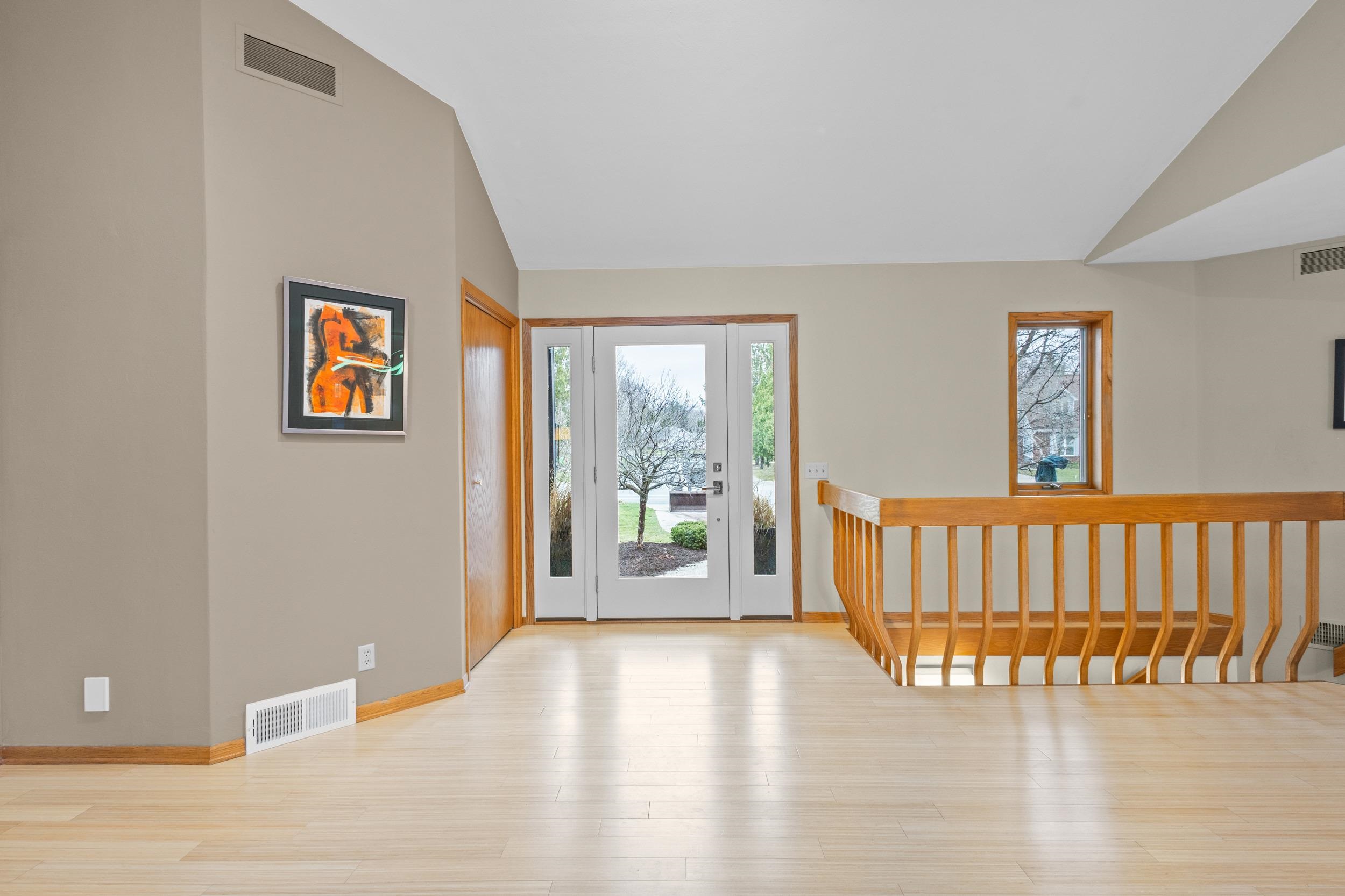 828 Tamarack Way
