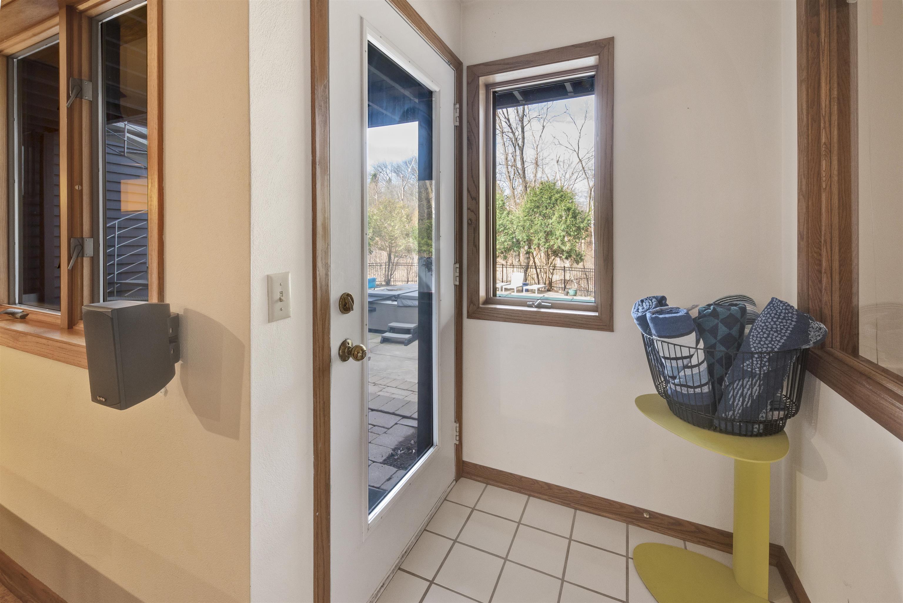828 Tamarack Way