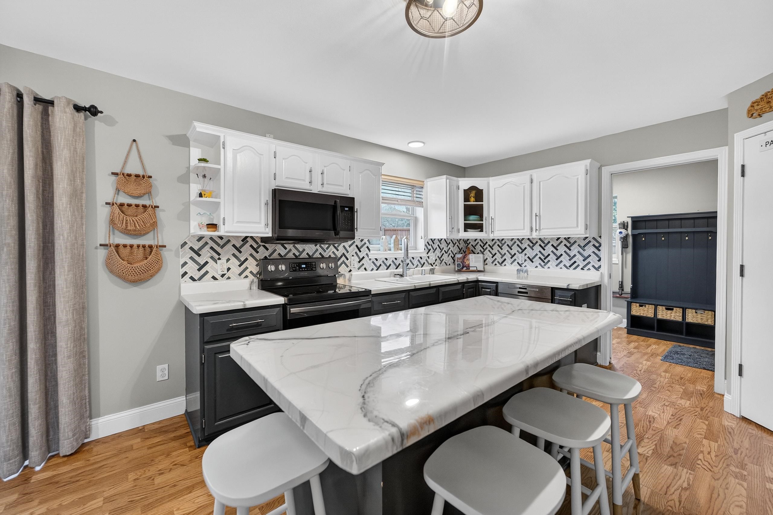 730 Highcliff Trail