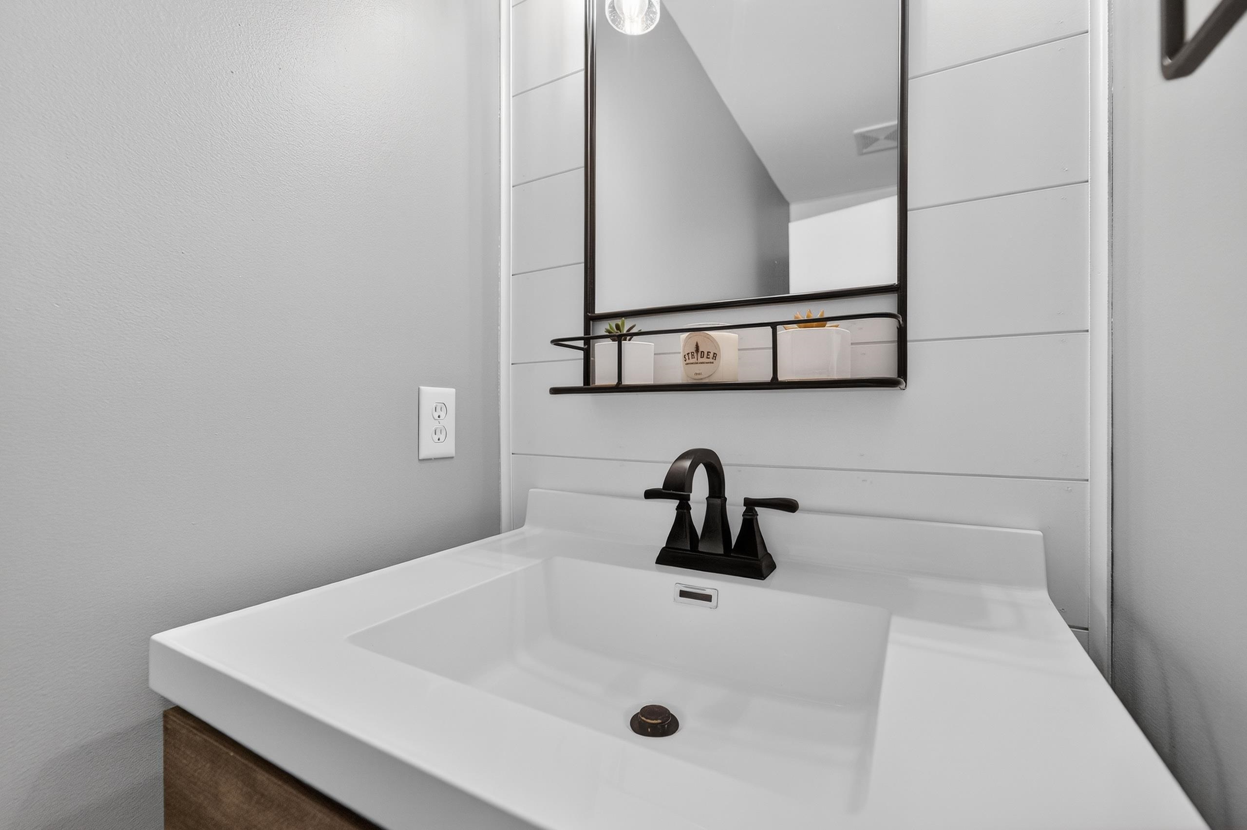 730 Highcliff Trail