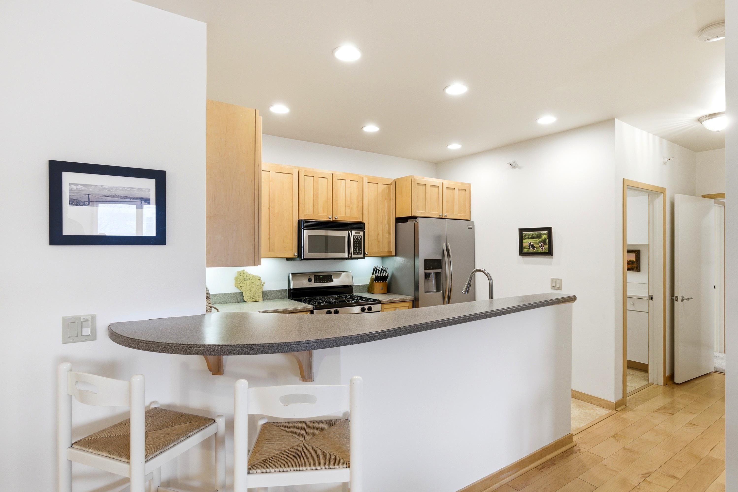 360 W Washington Avenue Unit: 403