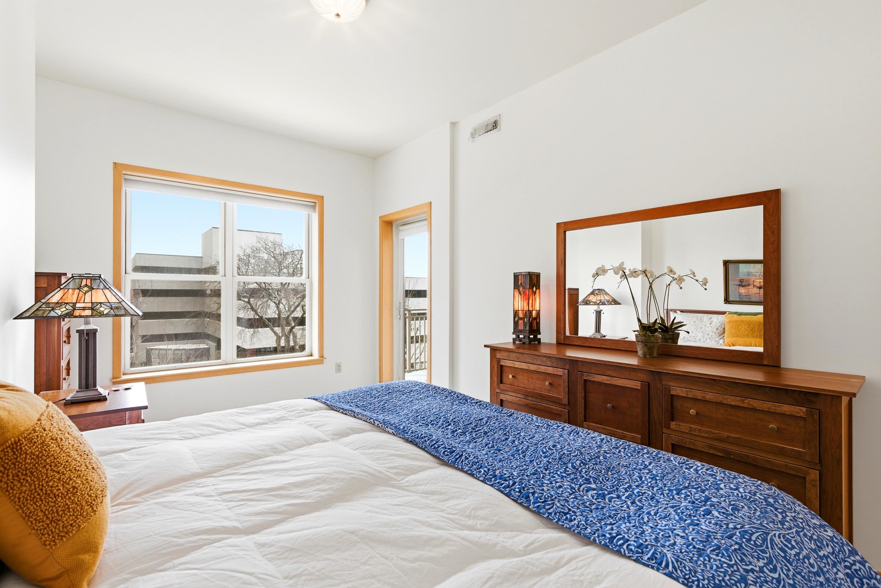360 W Washington Avenue Unit: 403