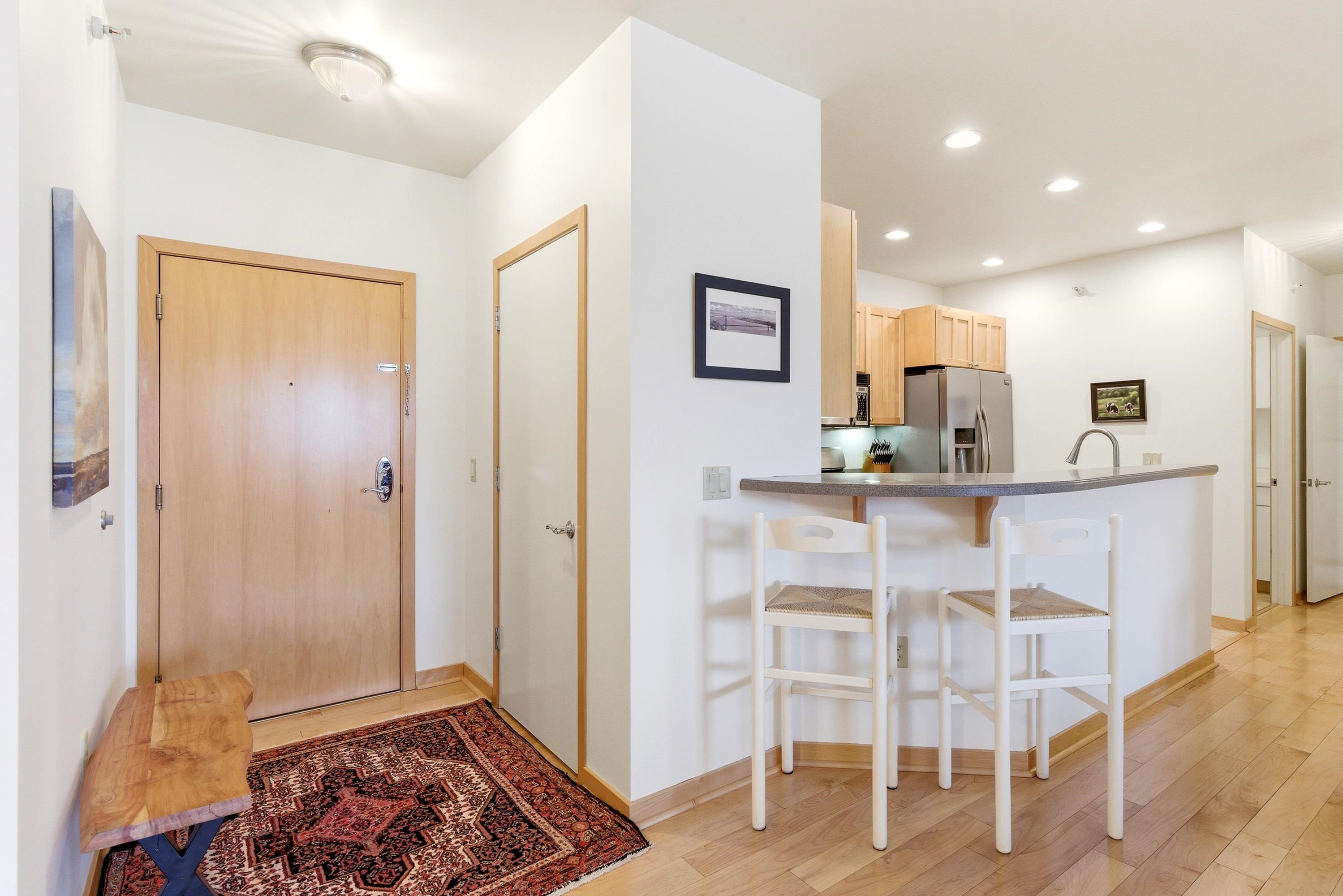 360 W Washington Avenue Unit: 403