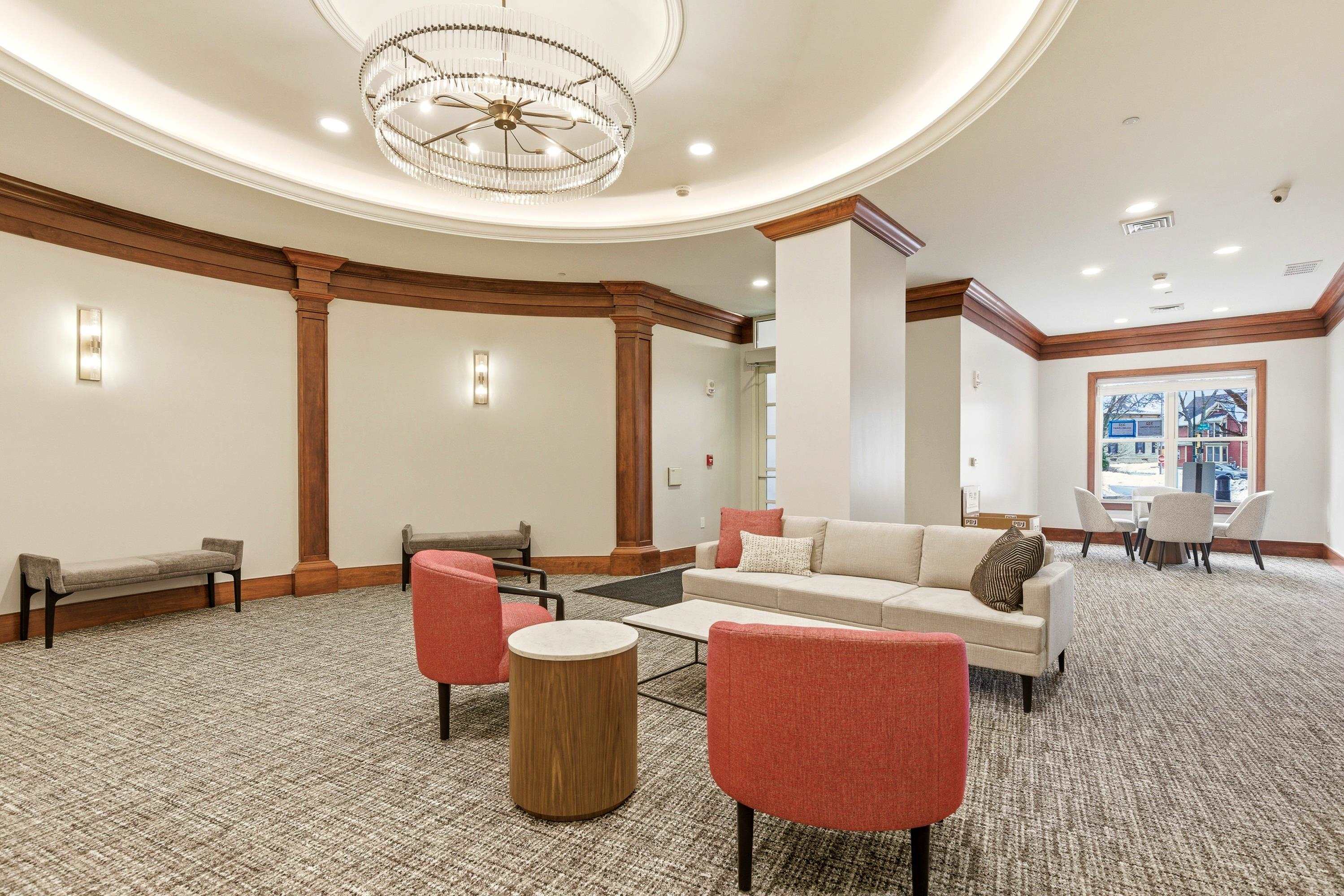 360 W Washington Avenue Unit: 403