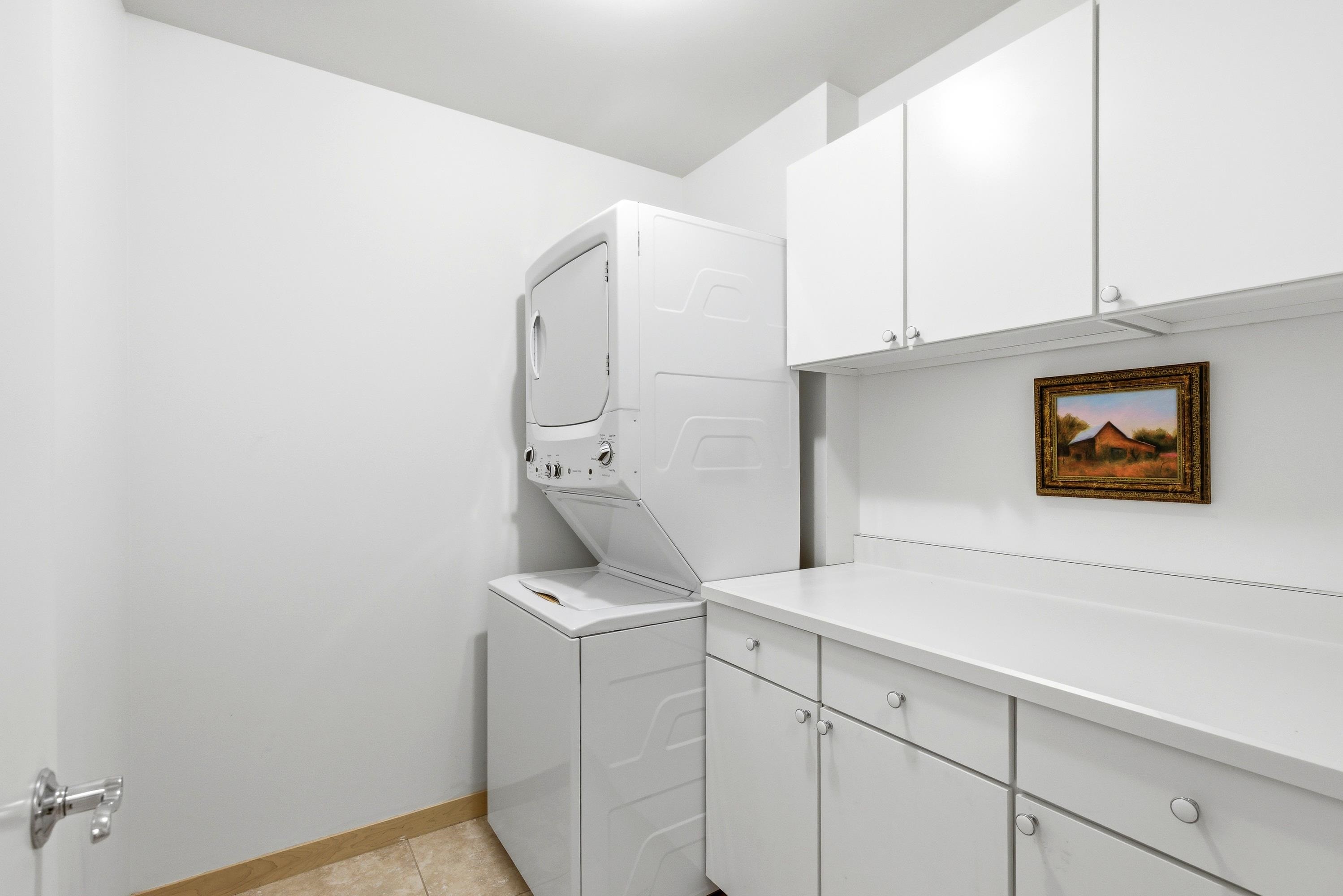 360 W Washington Avenue Unit: 403