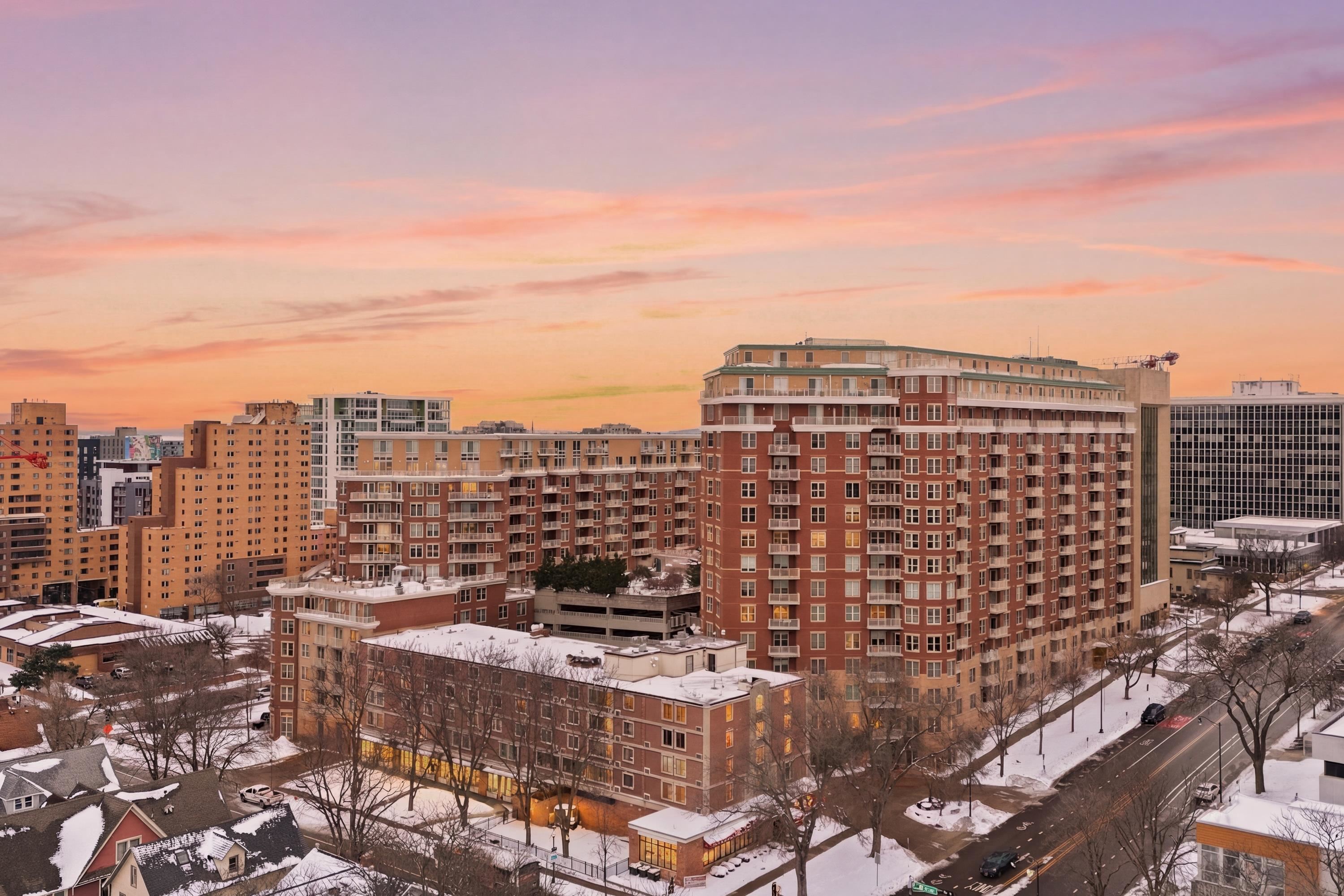 360 W Washington Avenue Unit: 403