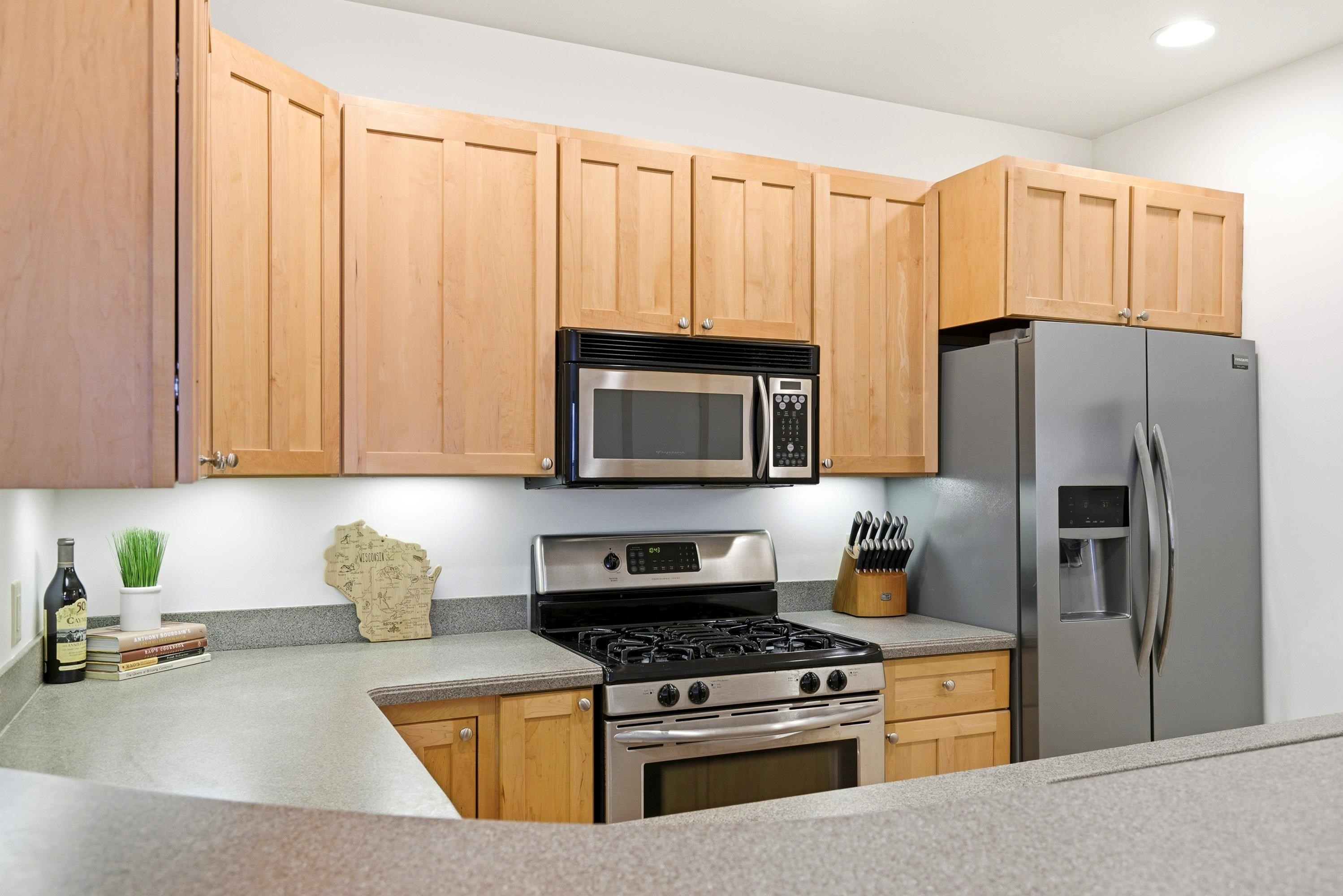 360 W Washington Avenue Unit: 403
