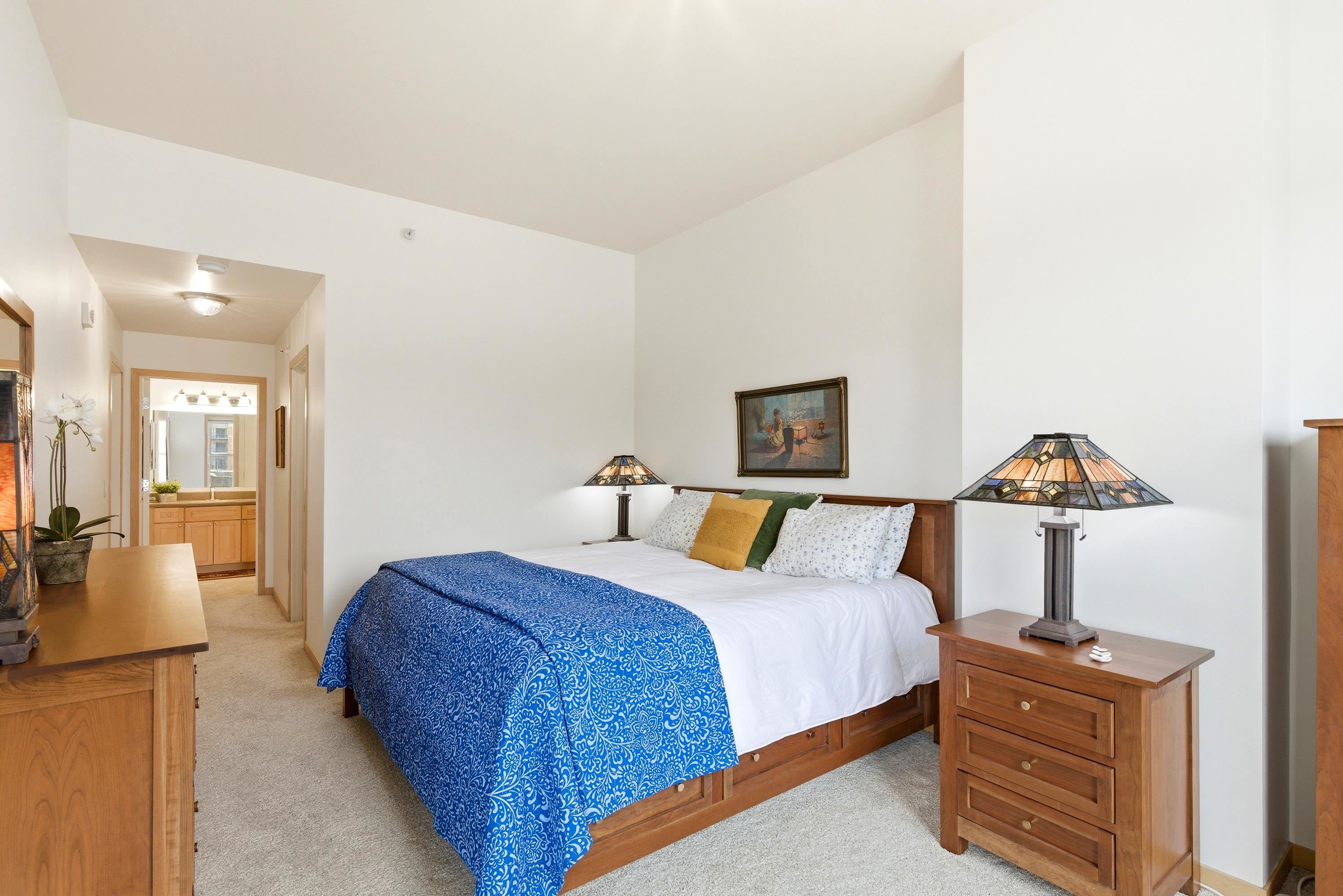 360 W Washington Avenue Unit: 403
