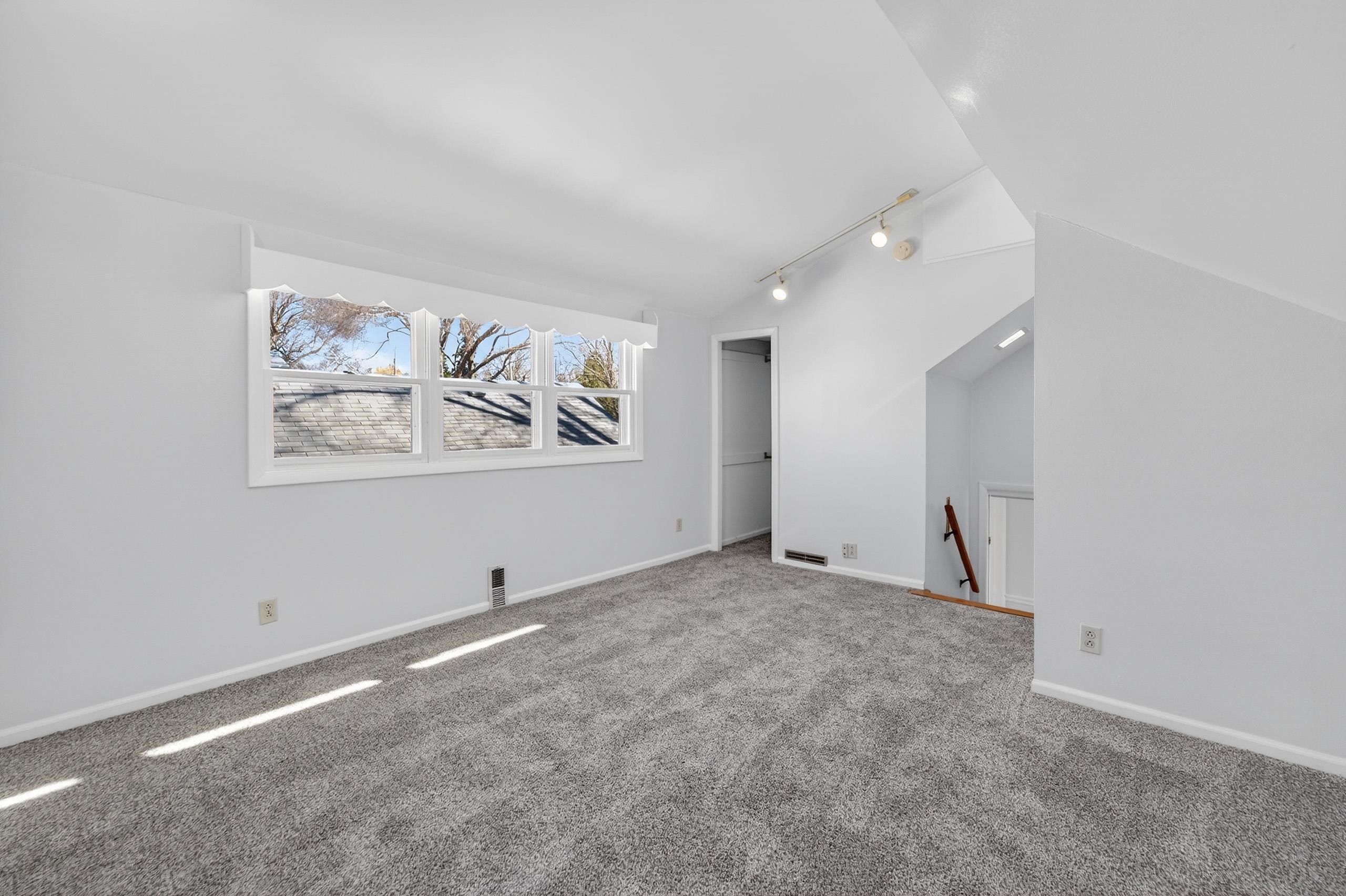 1402 Farragut Street