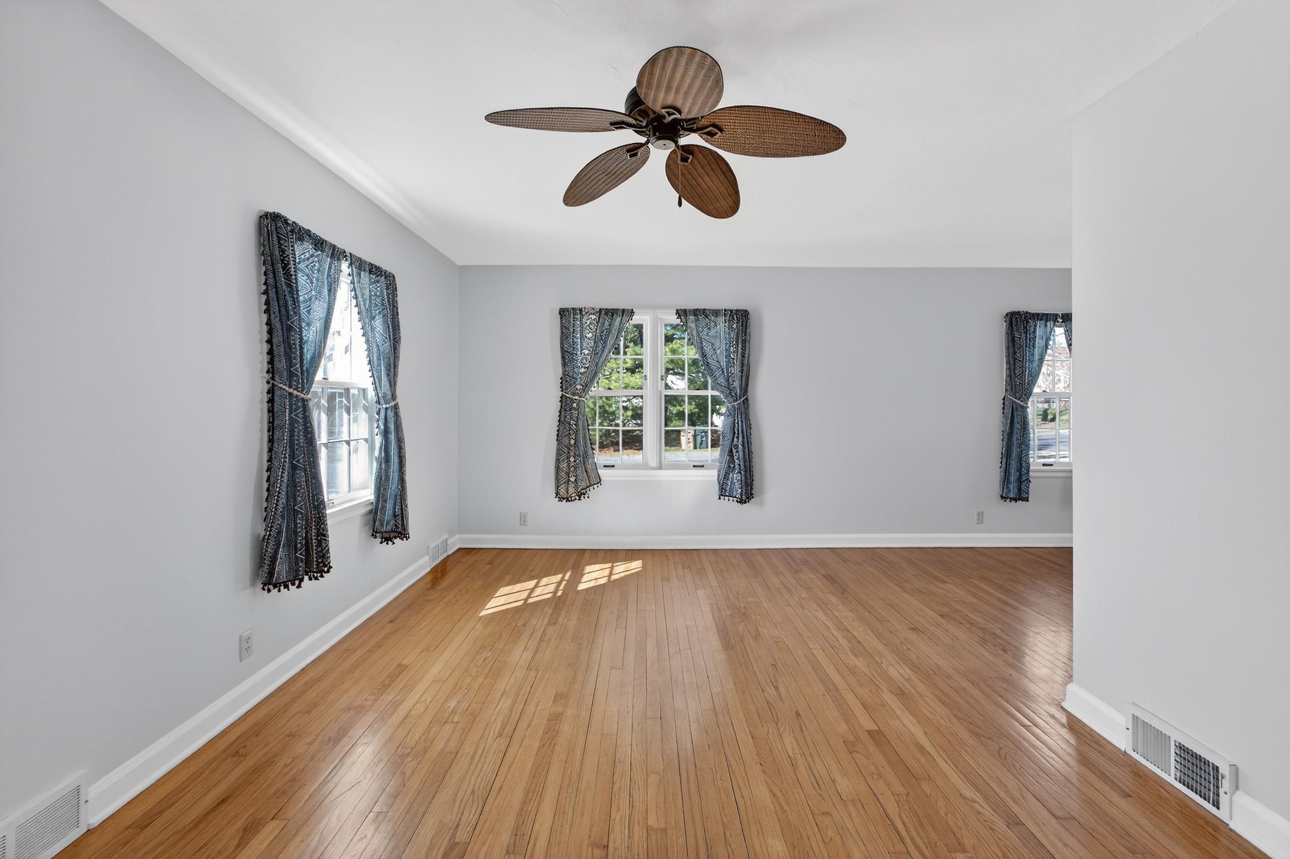 1402 Farragut Street