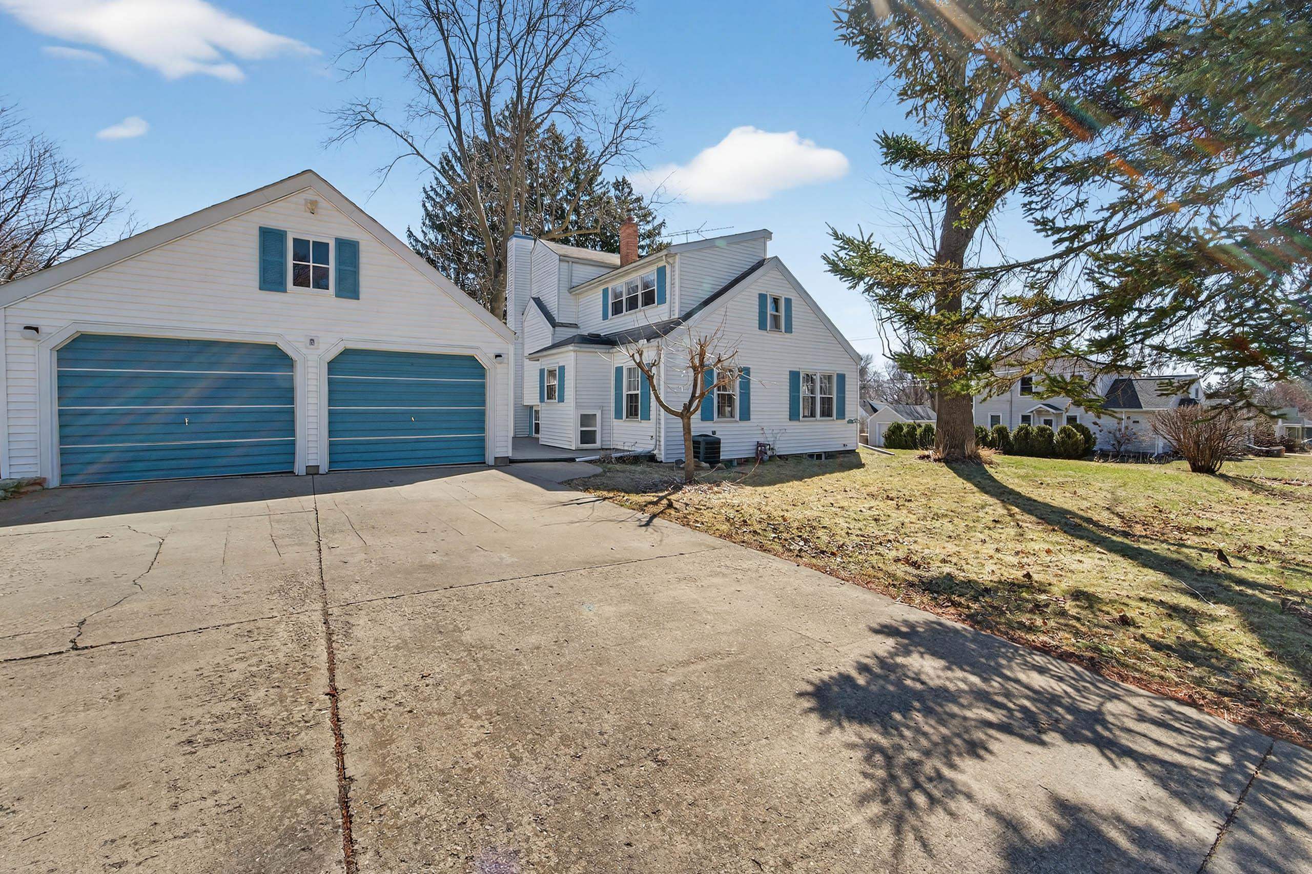 1402 Farragut Street