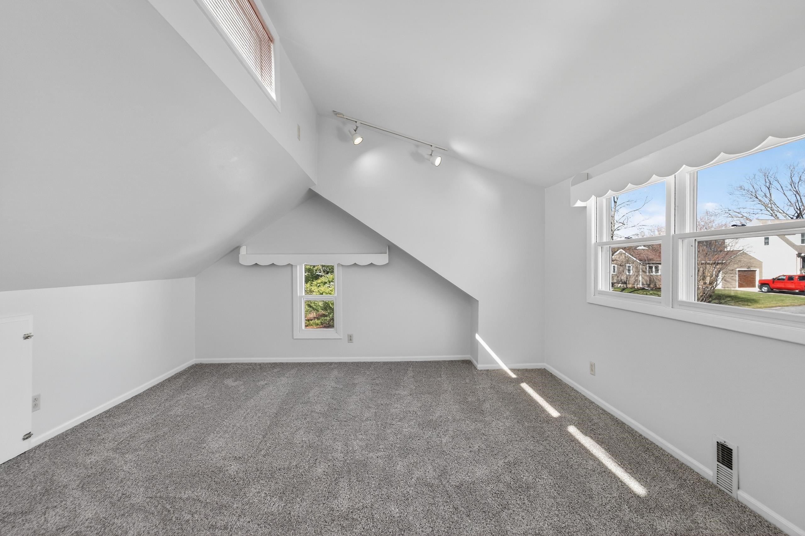 1402 Farragut Street