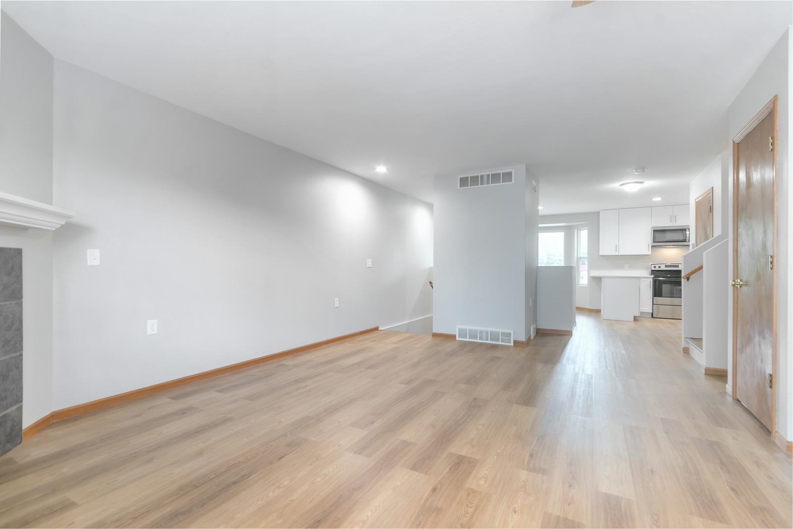 2414 Commercial Avenue